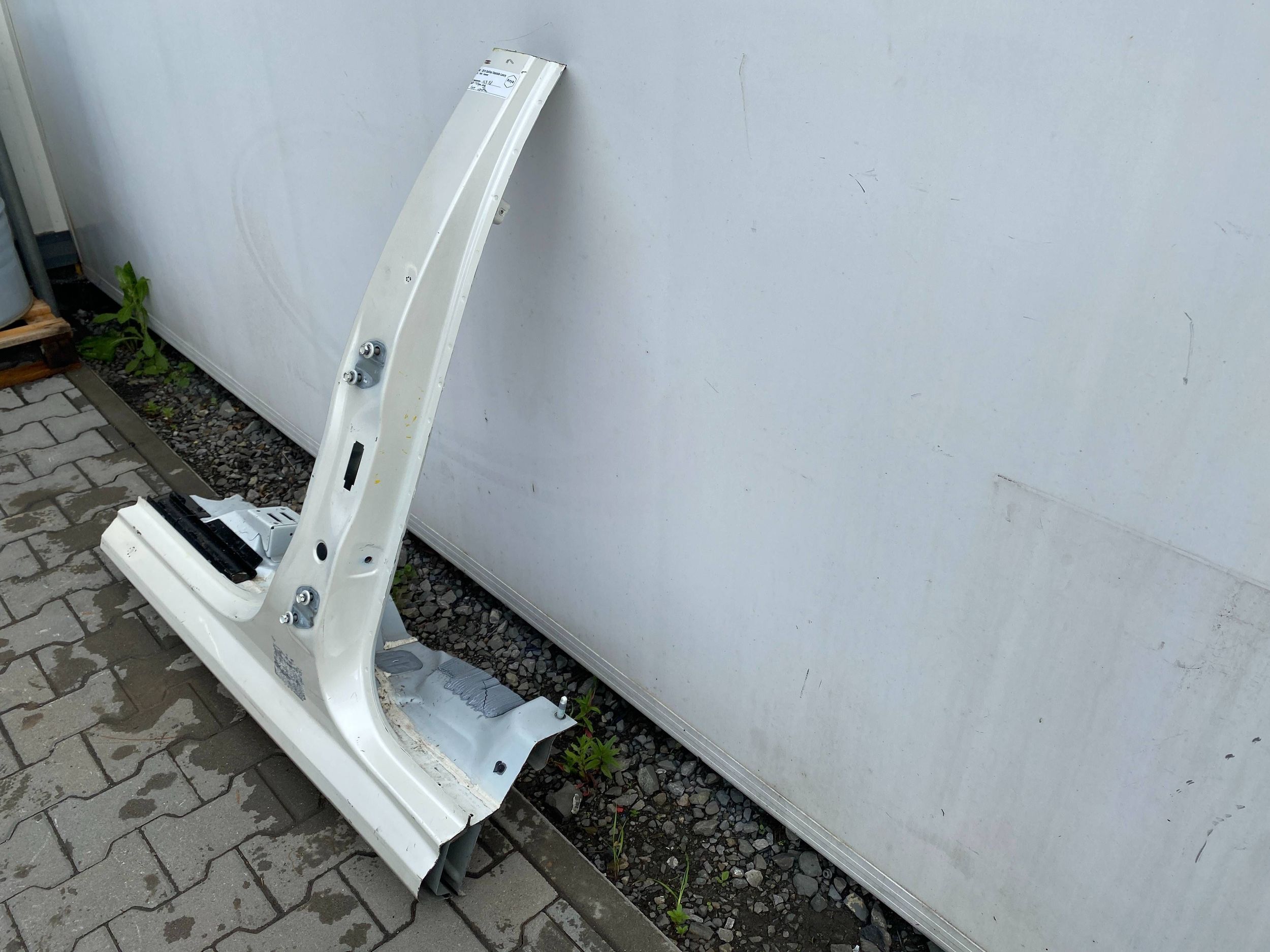 pillar nadwozia central left b Cadillac Escalade IV 2015+