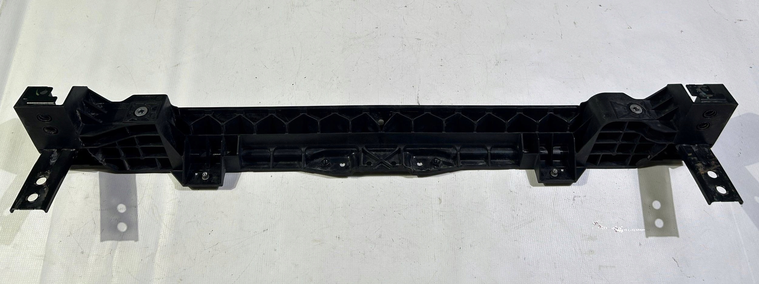 support panel for radiators pillar front cover Nissan Titan 2016r