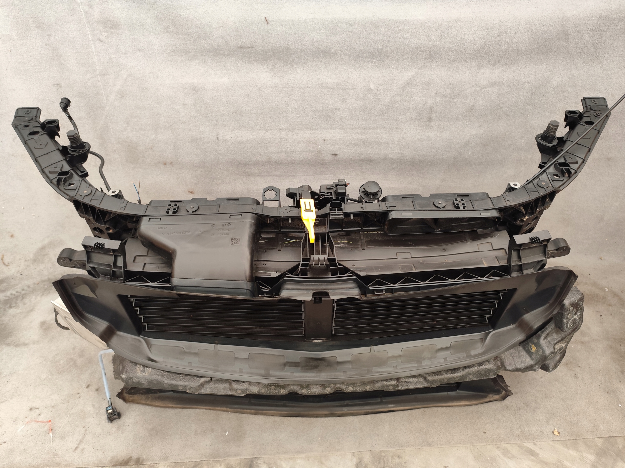 MERCEDES GLB 247 support panel for radiators complete radiator