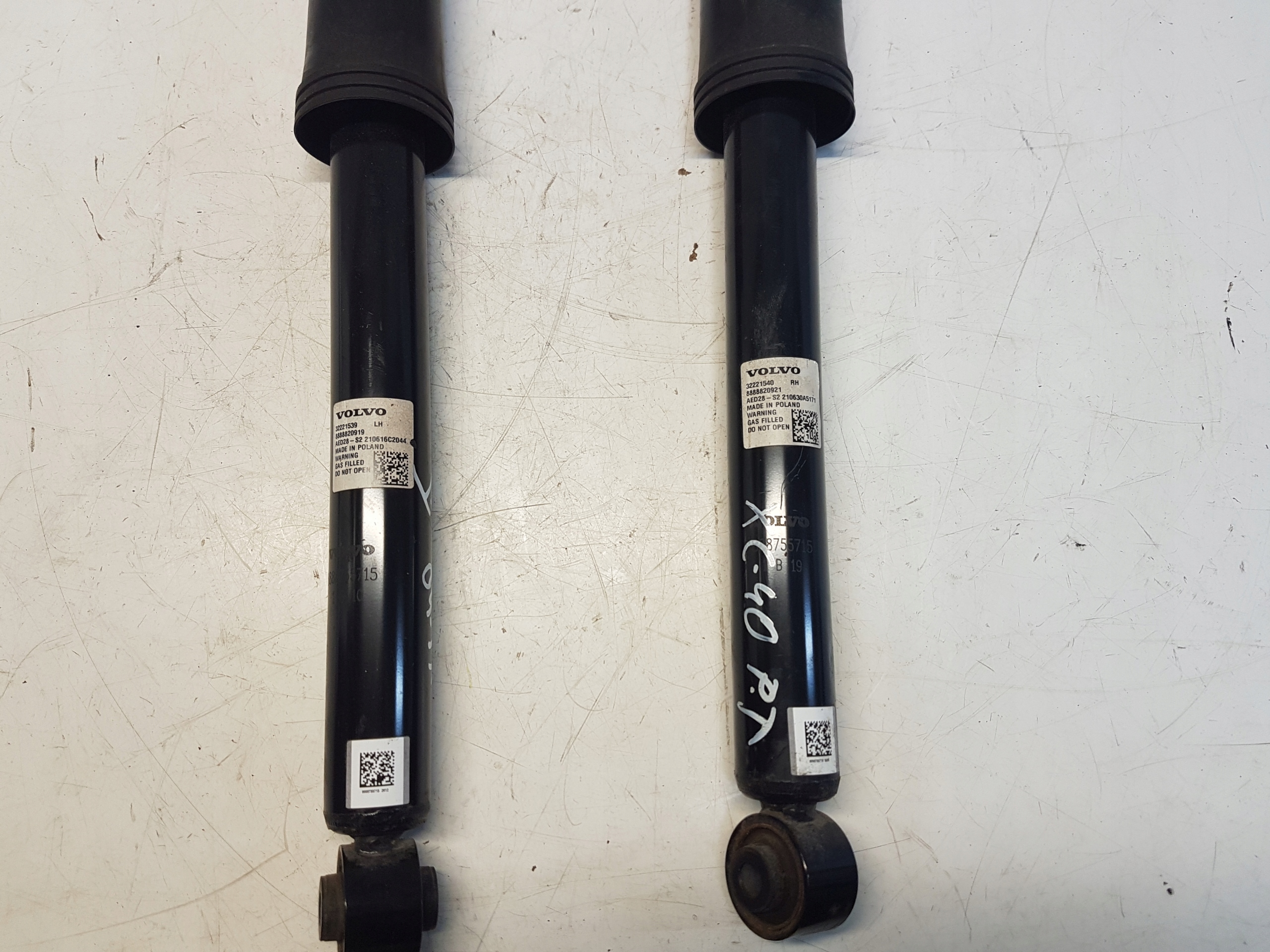 VOLVO XC40 T3 shock absorber rear part left right