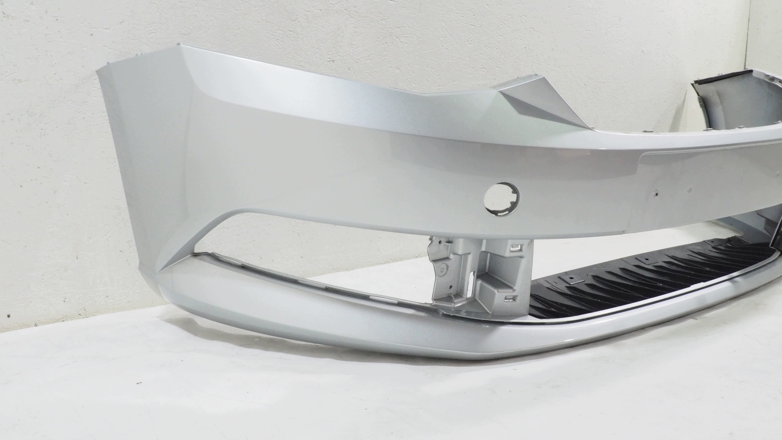 Skoda Fabia III bumper front front 6V0807221