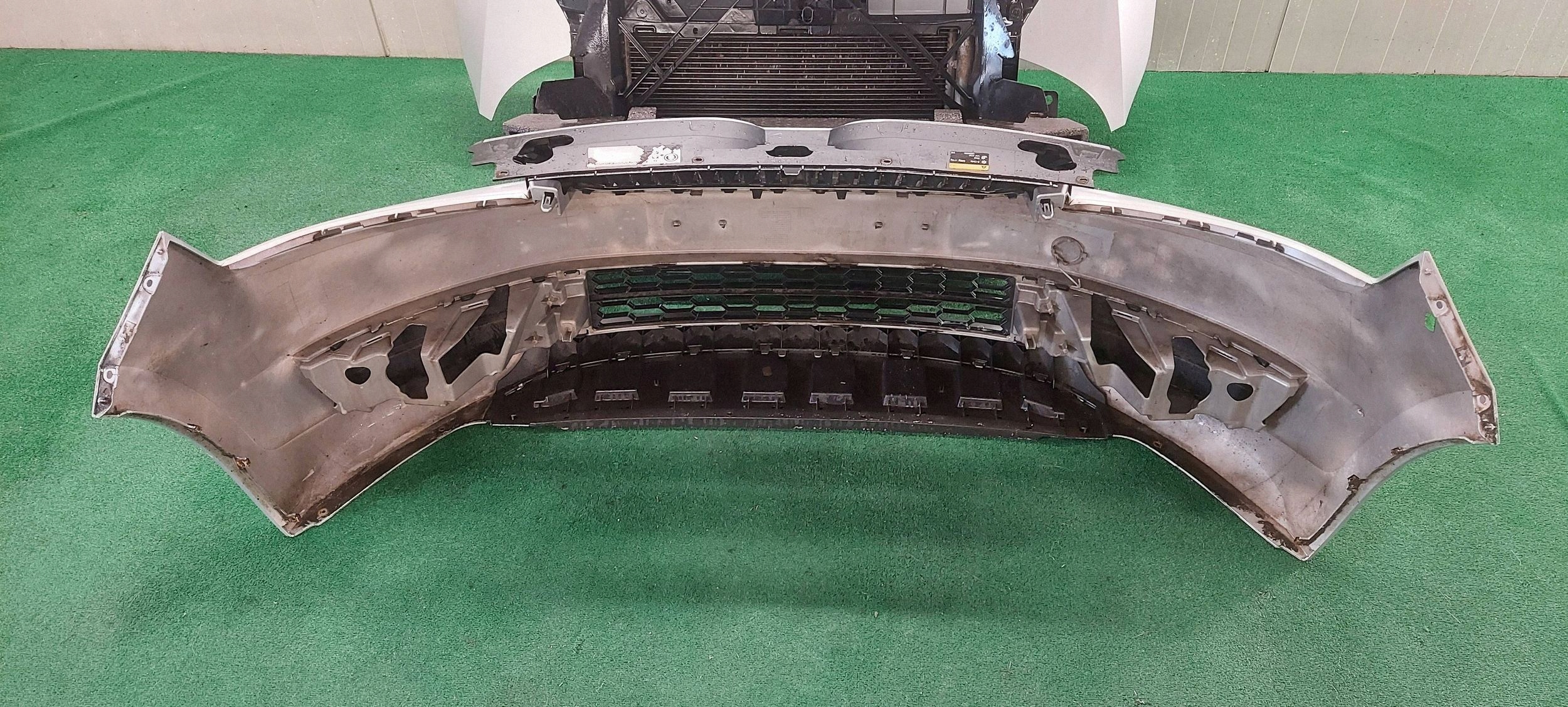 bumper front SKODA RAPID 12-17 LAK: LA7W 8E8E