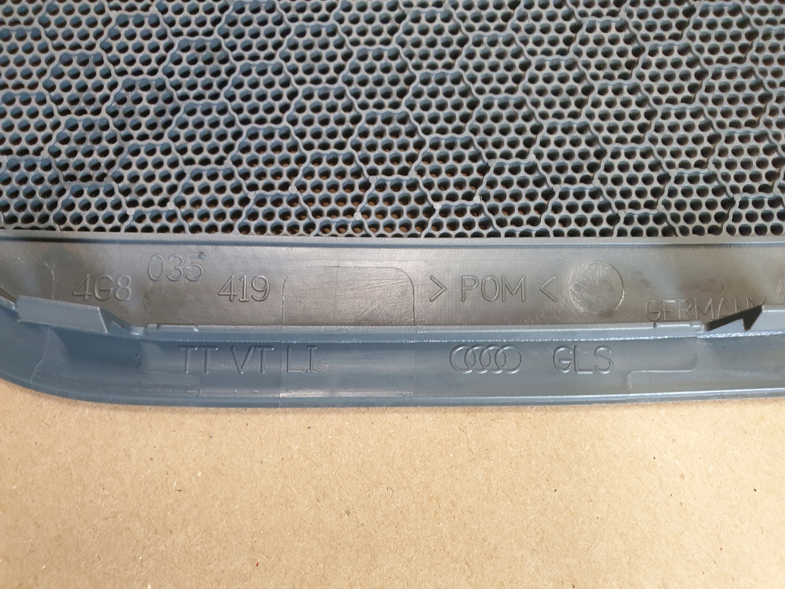 spoiler cover of the speaker left front AUDI A7 4G8 OE