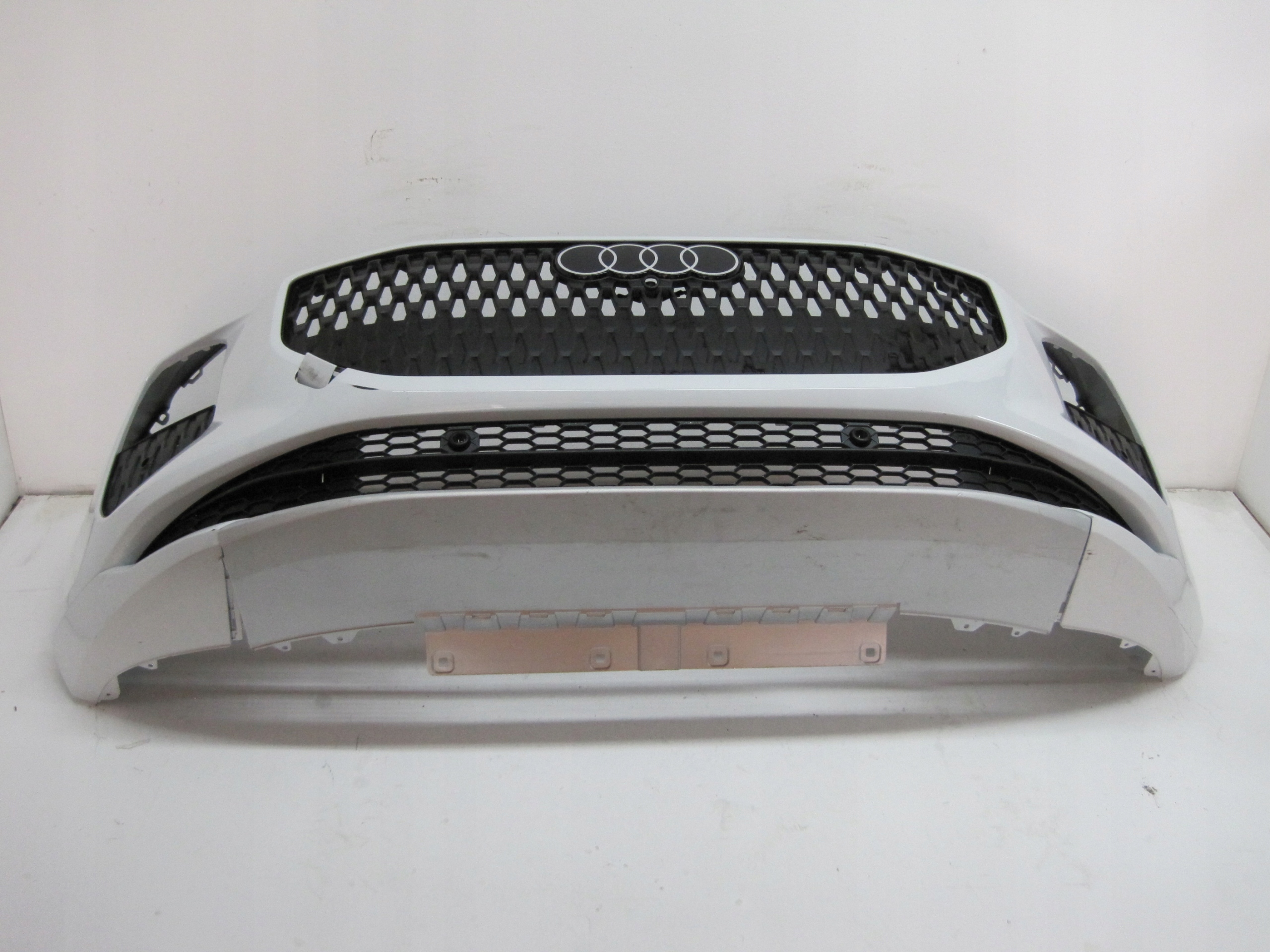 bumper AUDI Q3 83H 25R front front