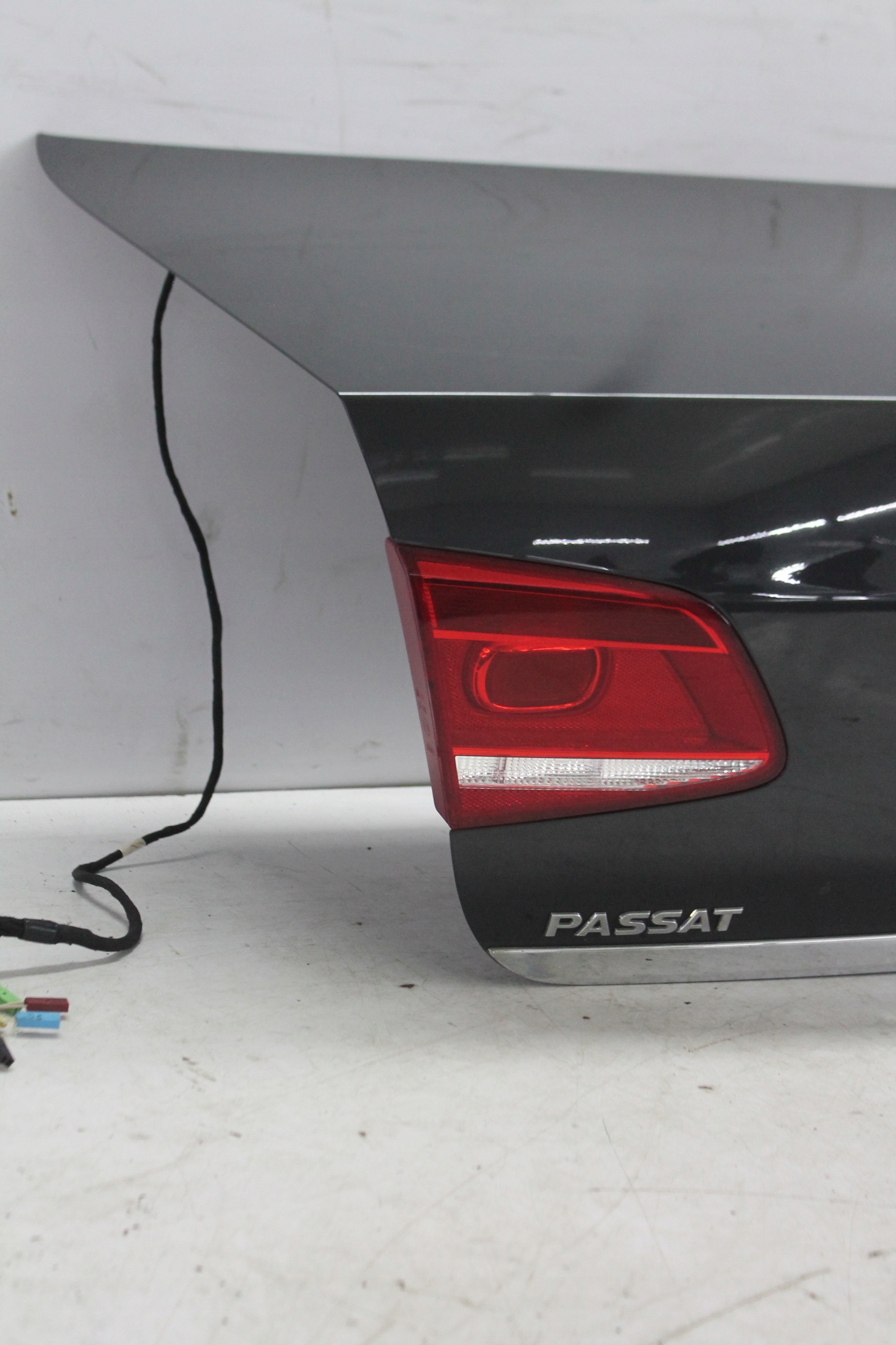 trunk door boot rear part sedan VW PASSAT B7 LI7F 10-14