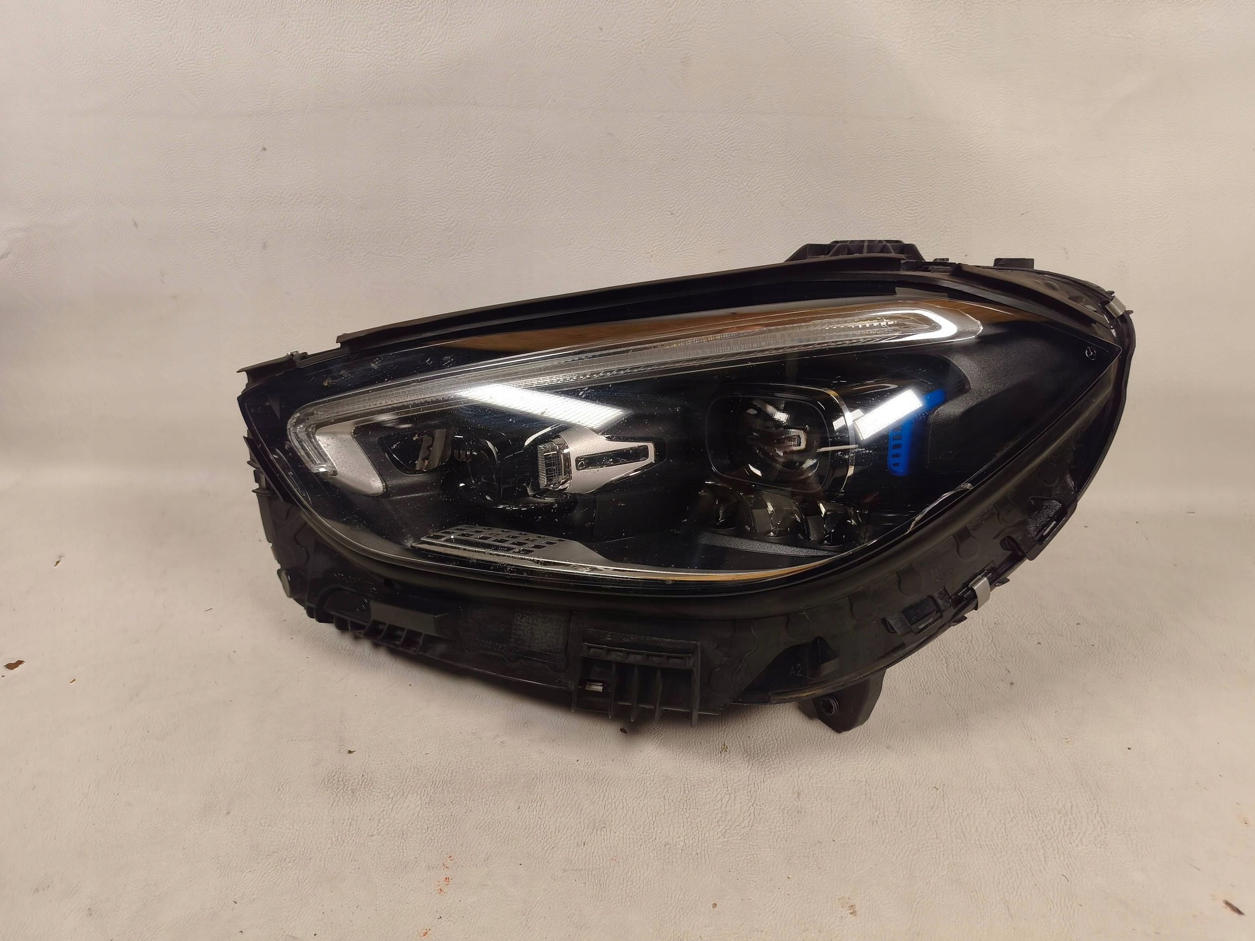 Mercedes C W206 22- light left front front Multibeam