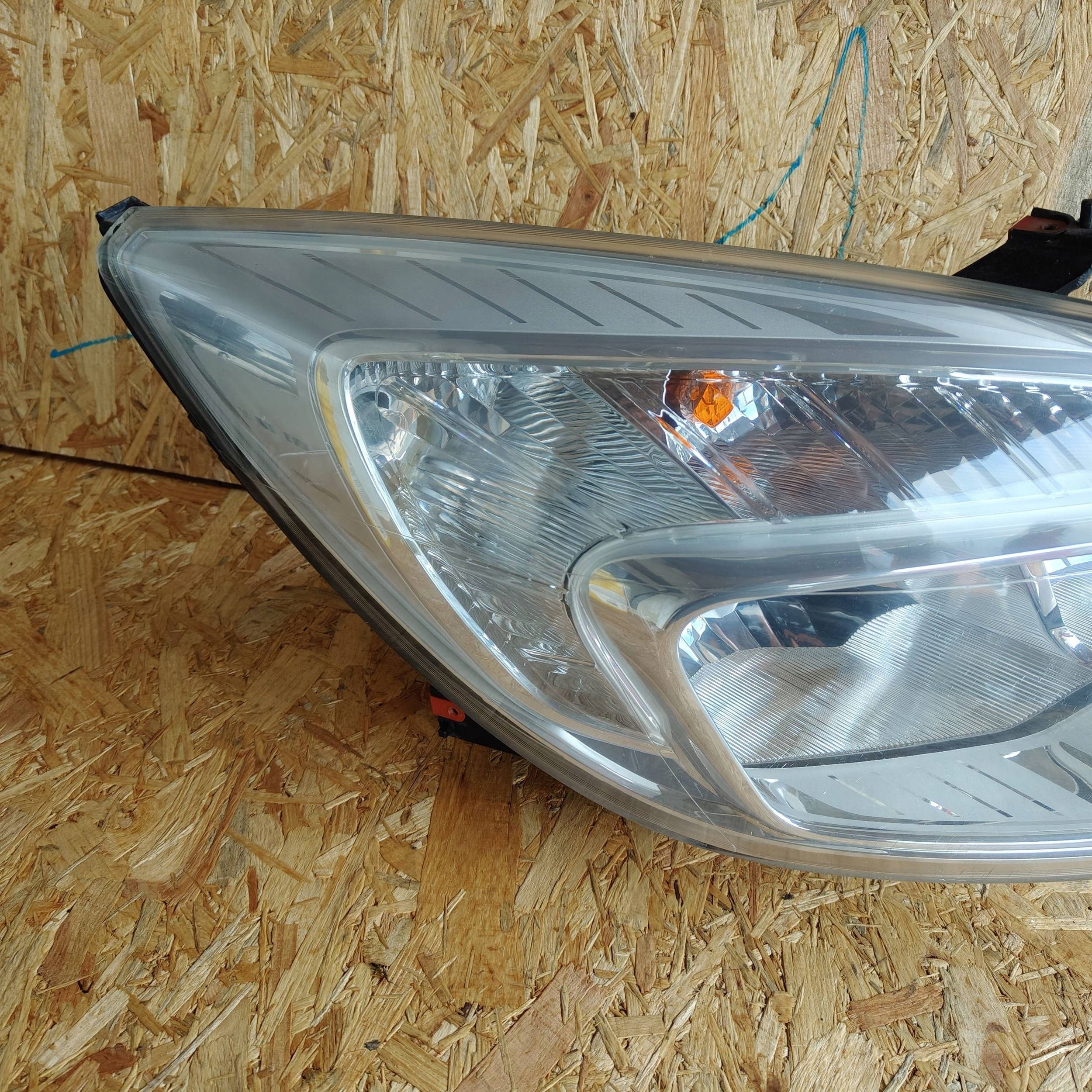 Reflektor front side right Opel Meriva B 13253630
