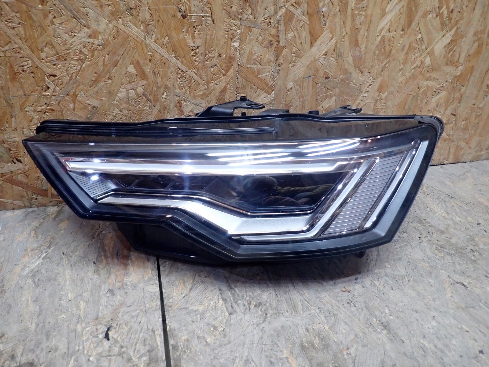 light left REFLEKTOR left FULL LED MATRIX AUDI A6 C8 4K0941039