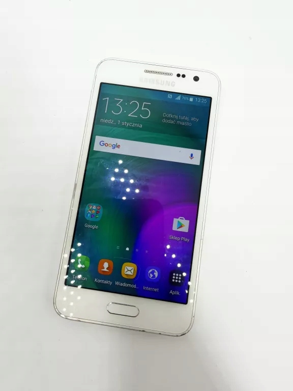 Smartfon Samsung Galaxy A3 16 GB biały