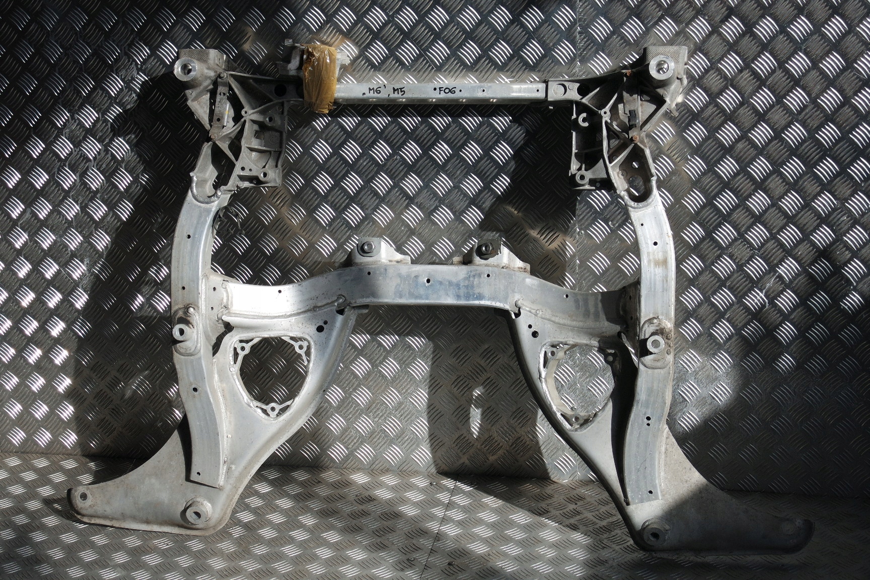 WOZEK SANKI PRZOD MASERATI M156 3.0 V6
