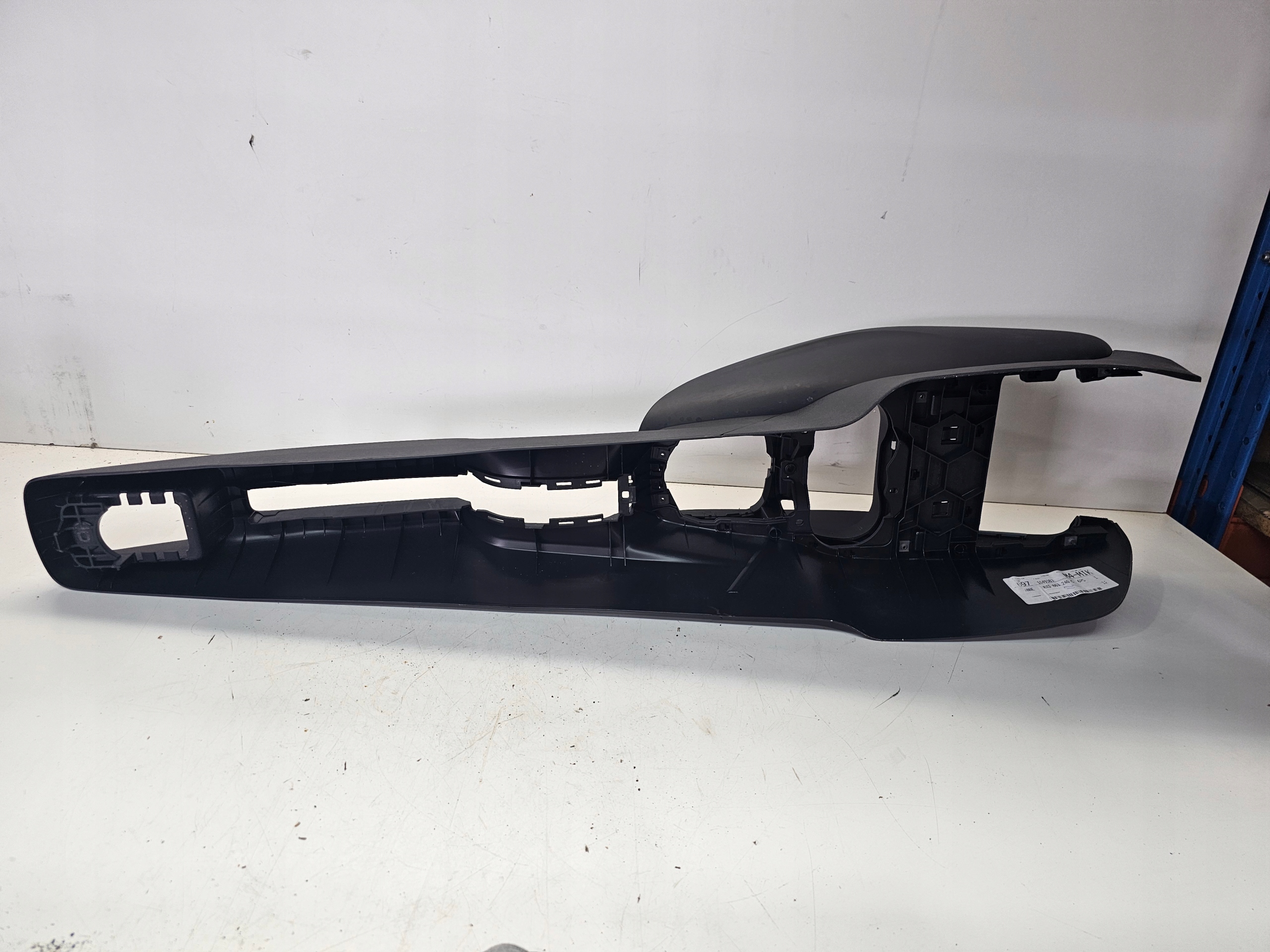 TUNEL mitte AUDI A1 8X LIFT 8X0863240C