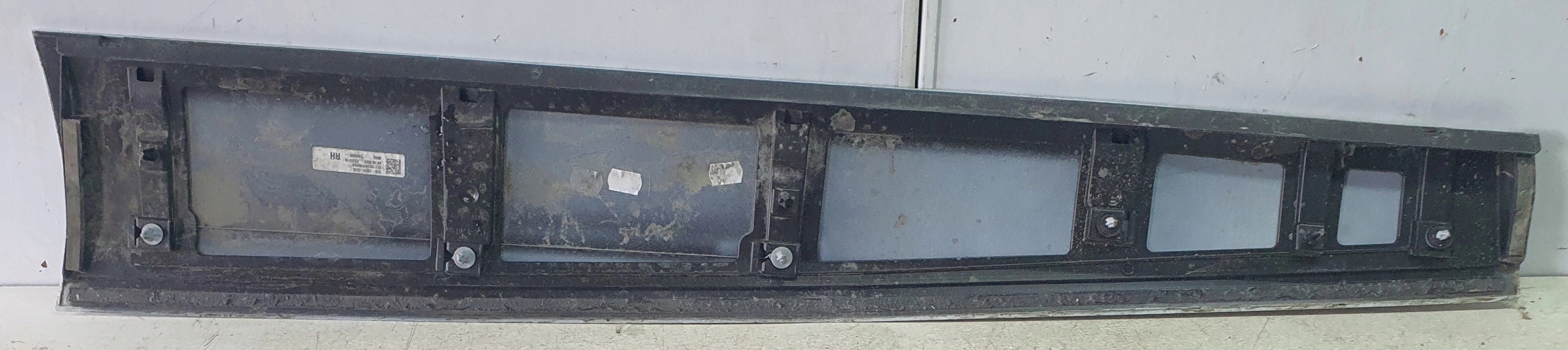 moulding door right front VW ID4 ID-4 21