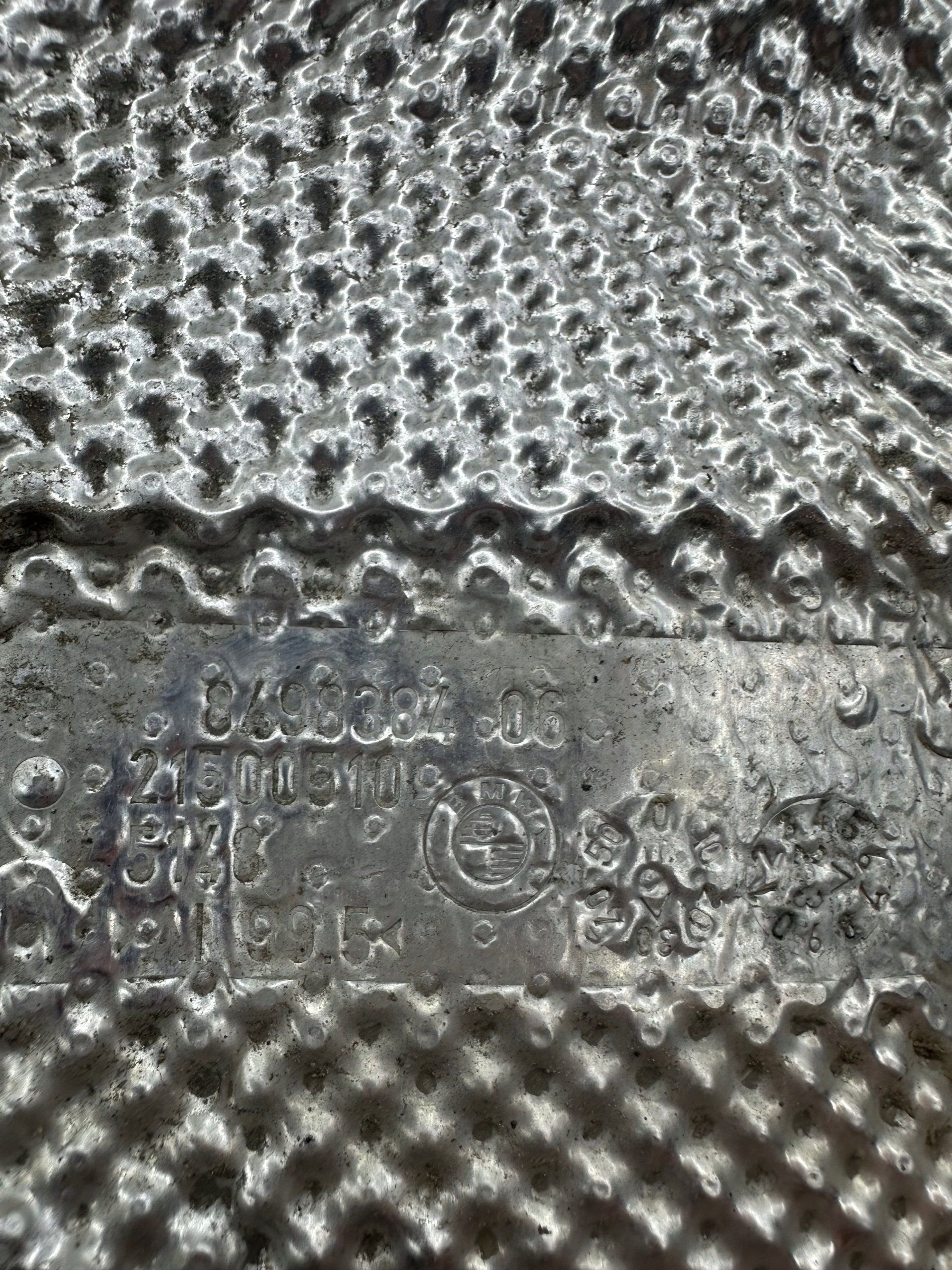 BMW 2 U06 22r Blech Blende Abdeckung TERMICZNA 8498384