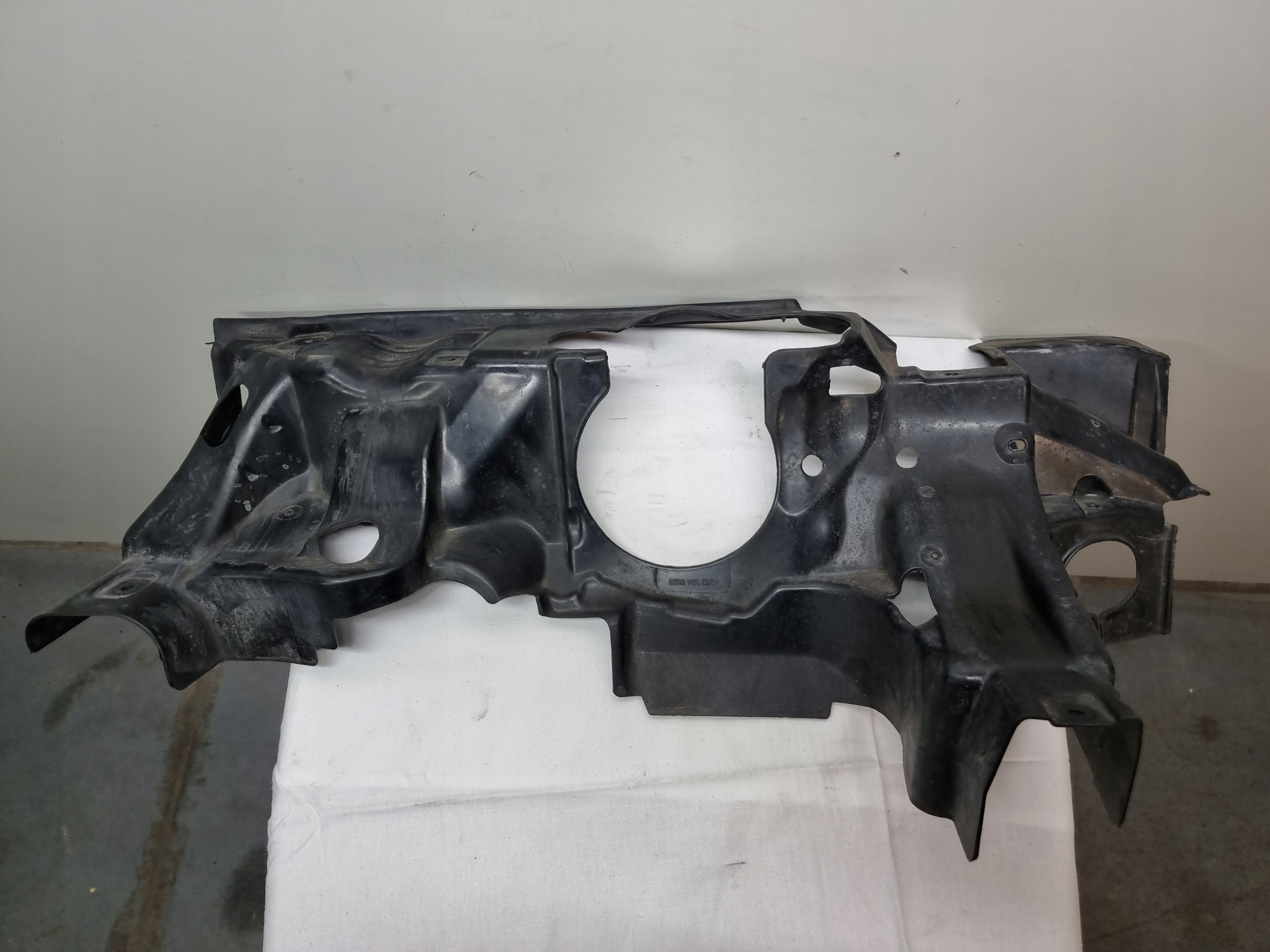 A2225240925 - MERCEDES W222 крышка саней