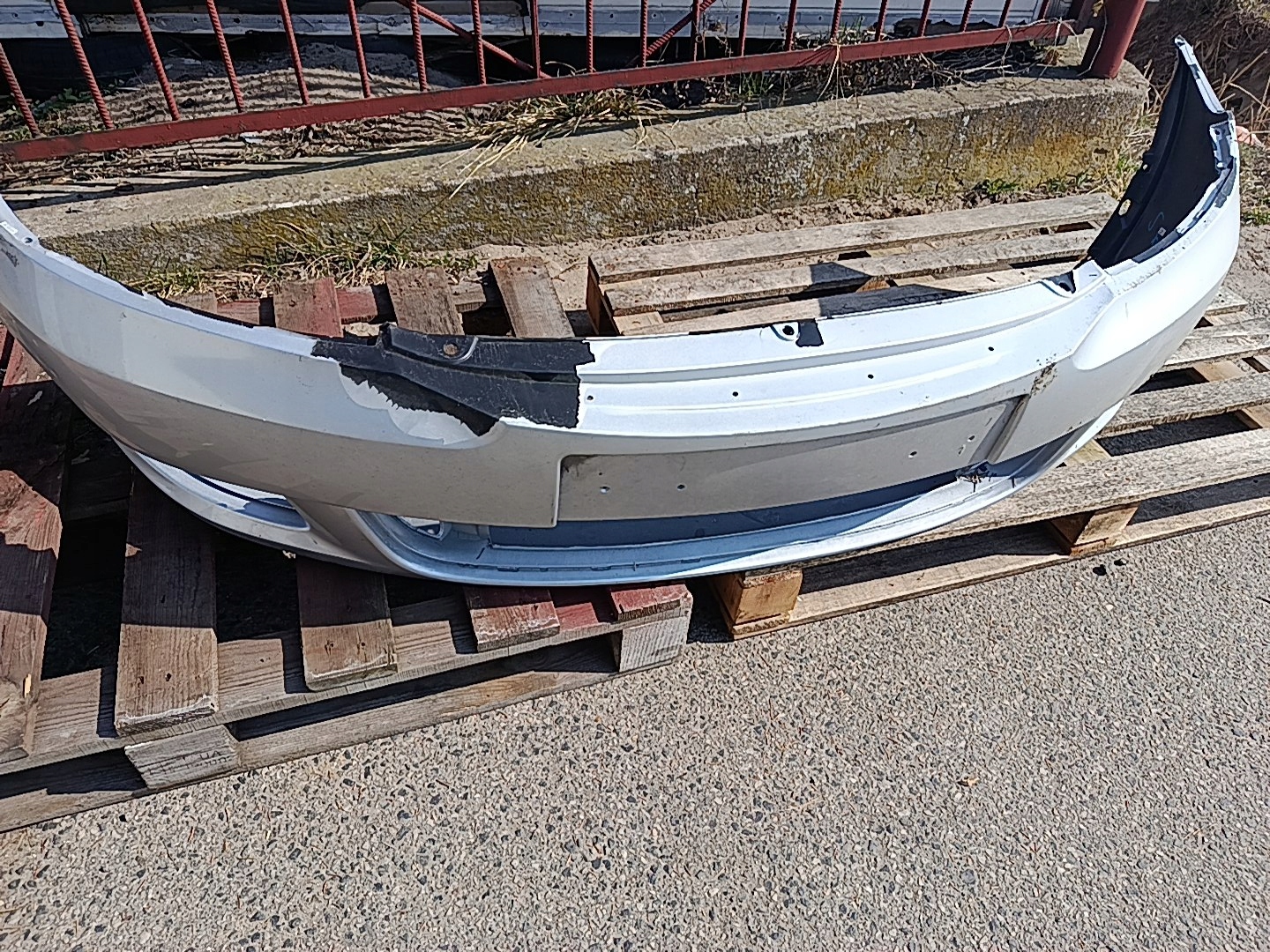 bumper front skoda octavia 2 lift 9156 la7w defekcik