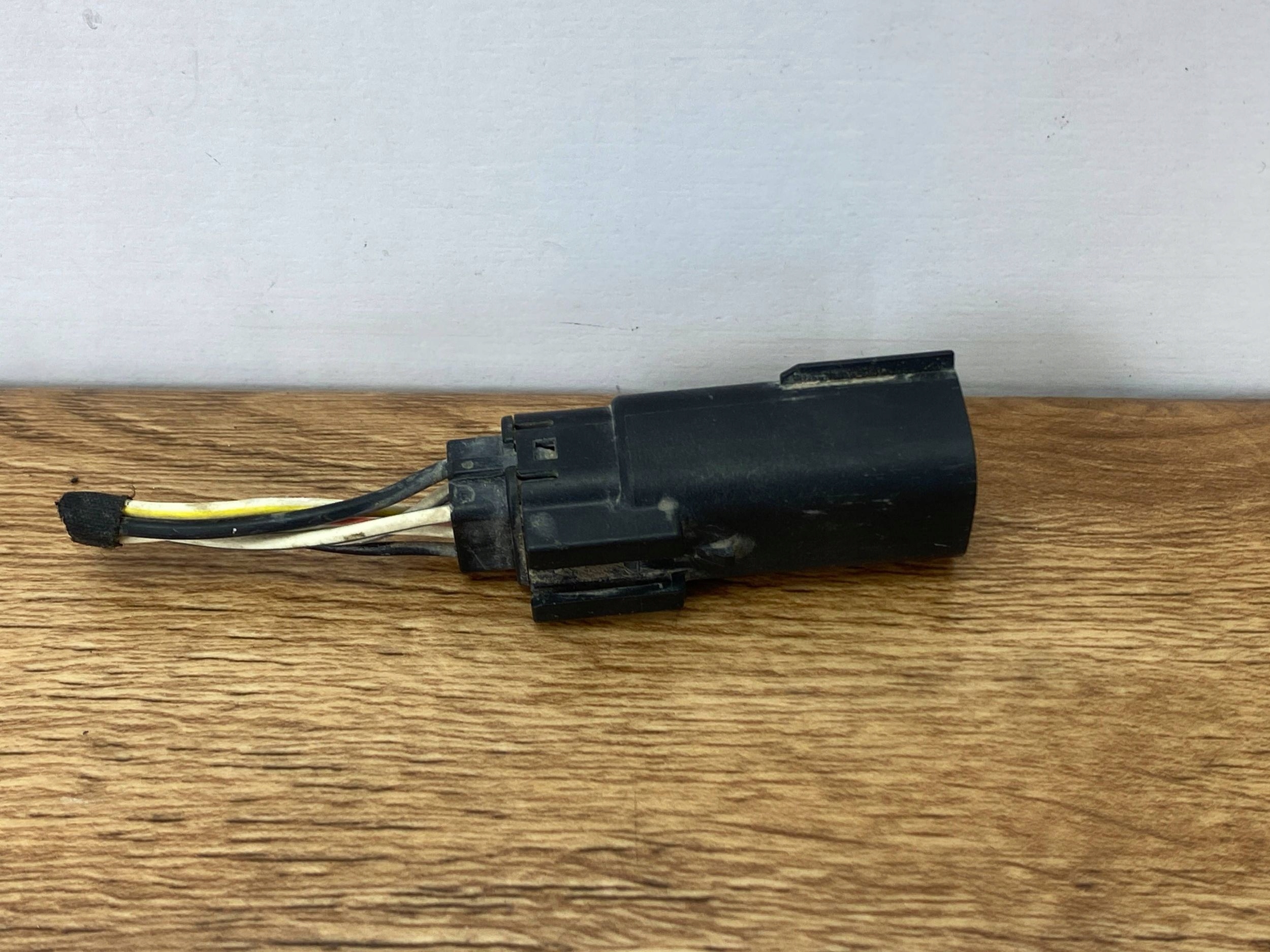 bundle connecting spoiler of the sensor temperatury Dodge Challenger 2015+