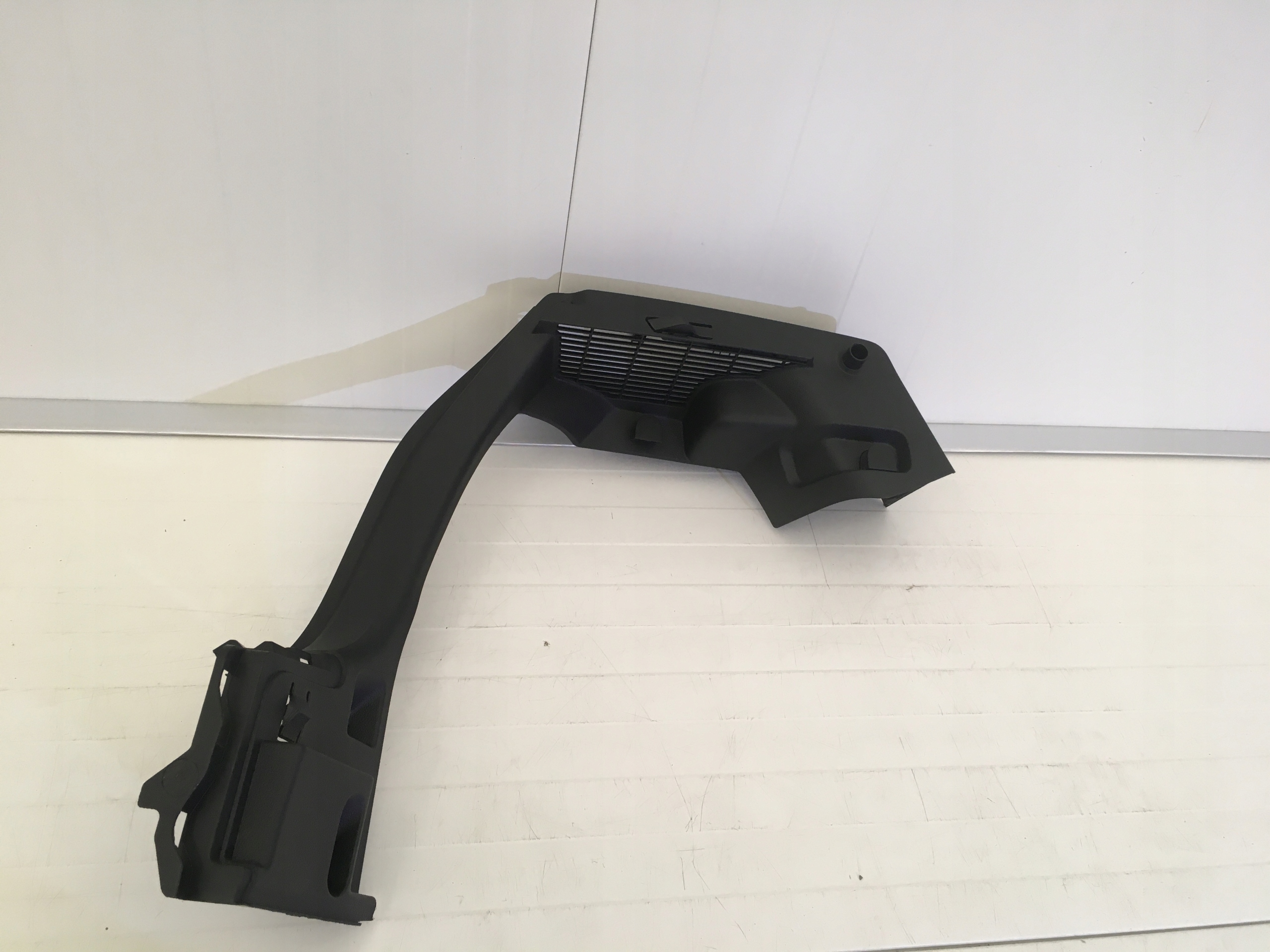 OSŁONA BAGAŻNIKA LEWA VW GOLF VII 7 R 5G6867761E