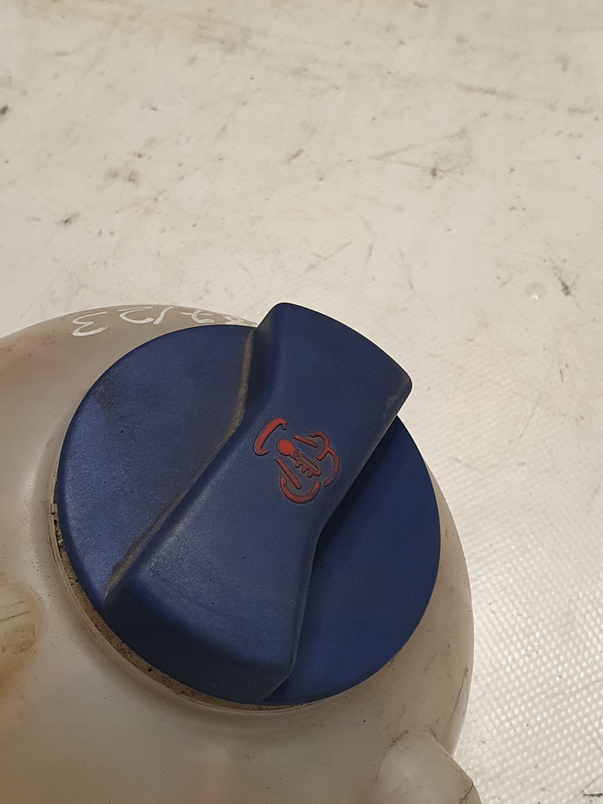Réservoir eau SEAT TOLEDO II 1.6 16V 04r.