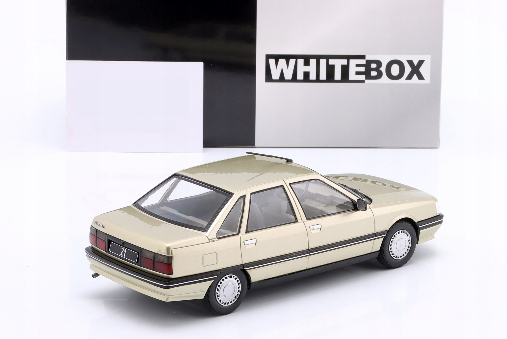 Renault 21 R R21 1986 Beige WhiteBox 1:24 Metalowy Model Samochodu WB124254 Model Renault 21 R21 1986 Beige WhiteBox 1:24