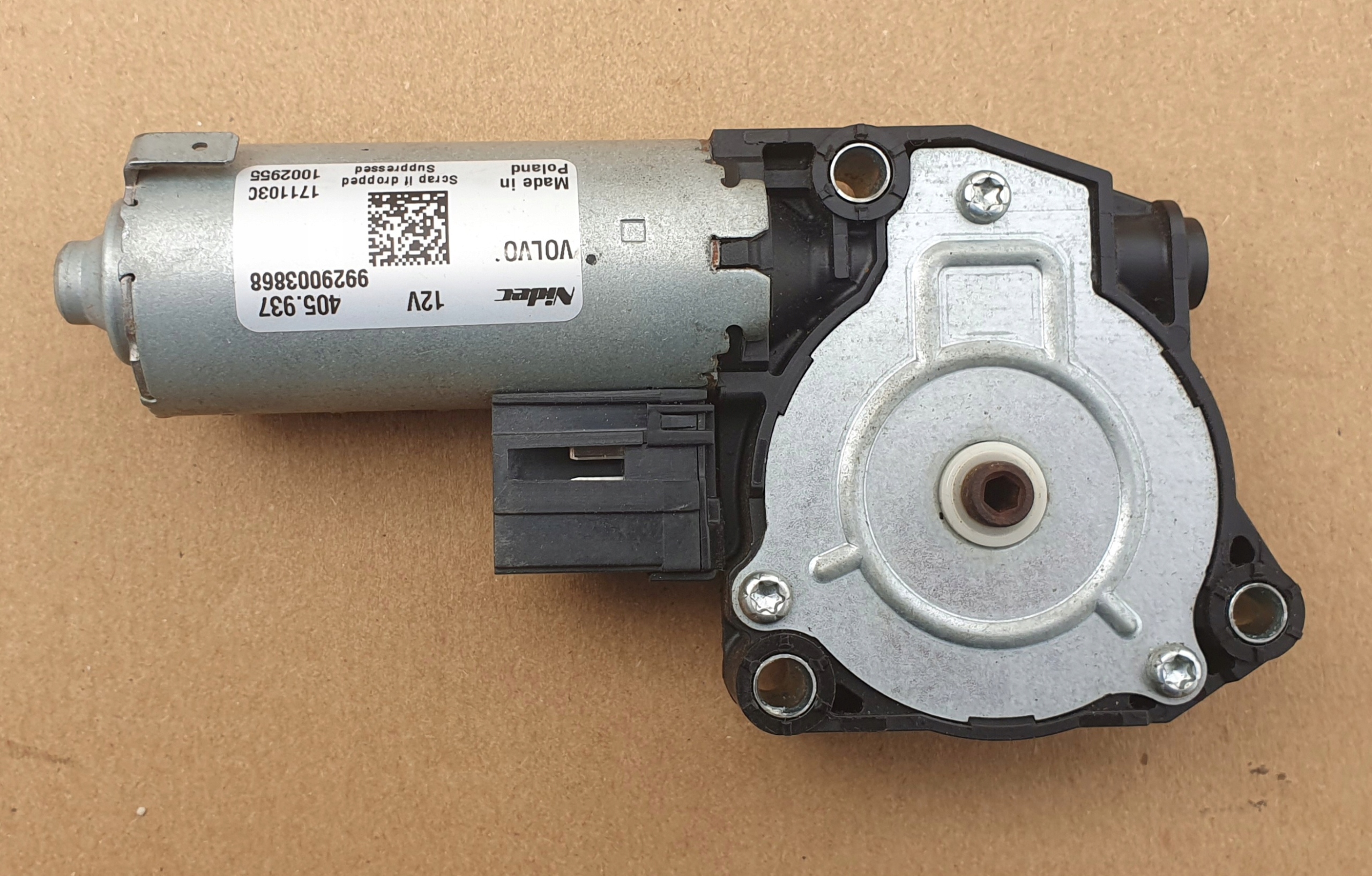 VOLVO XC40 2017r SILNICZEK SZYBERDACHU PANORAMY ROLETY 9929003868