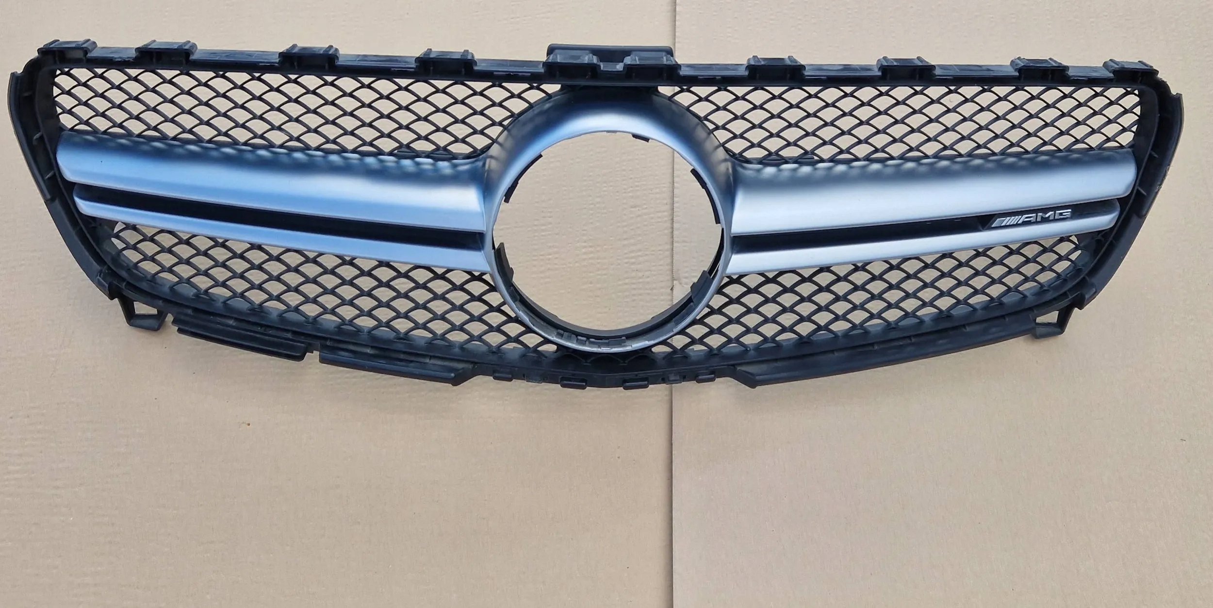 GRILL ATRAPA MERCEDES A-KLASA W176 LIFT 15-18 AMG