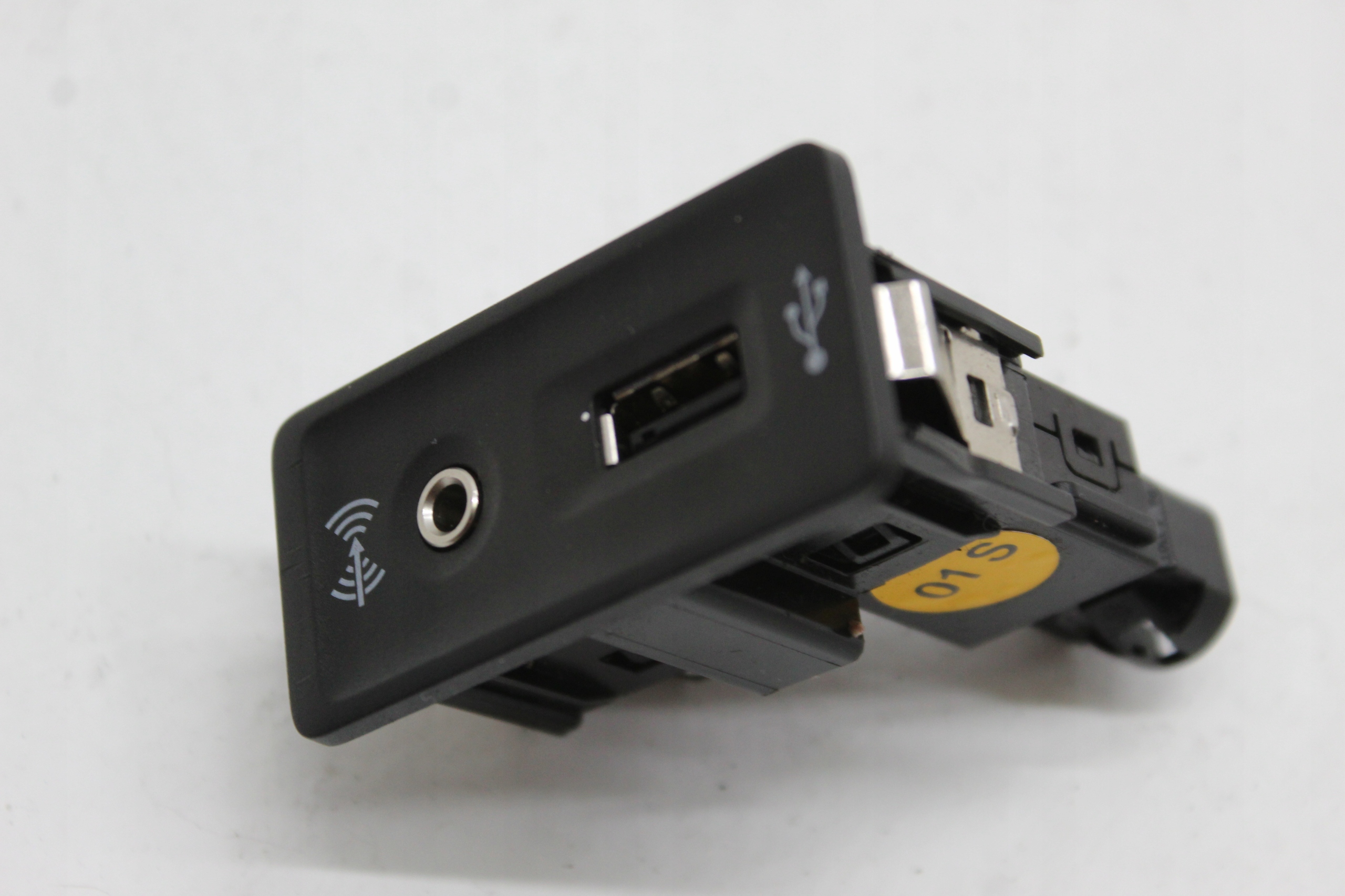 VW PASSAT B8 AUX USB 5G0035222H