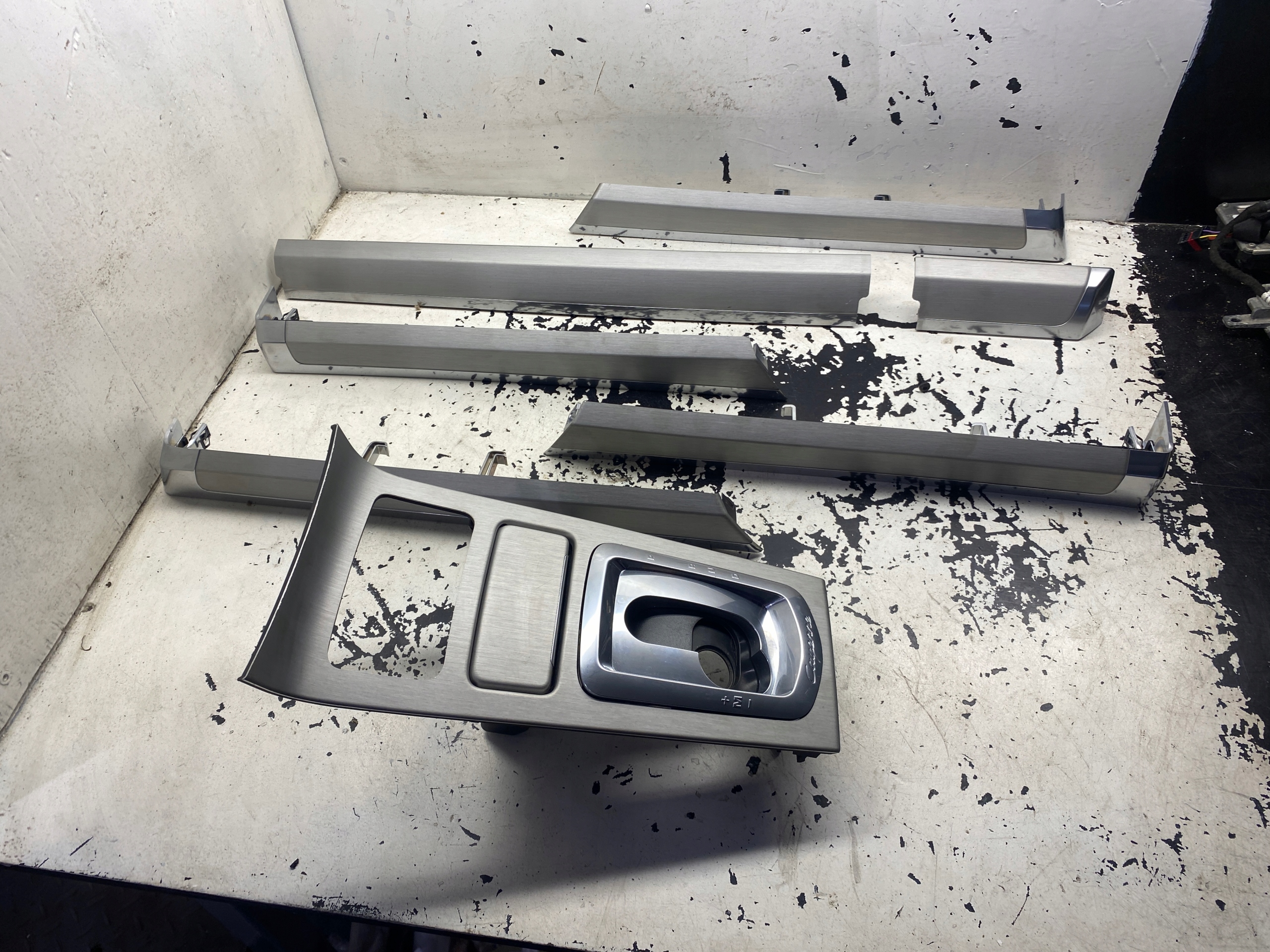 PORSCHE CAYENNE II DEKORY KOMPLET