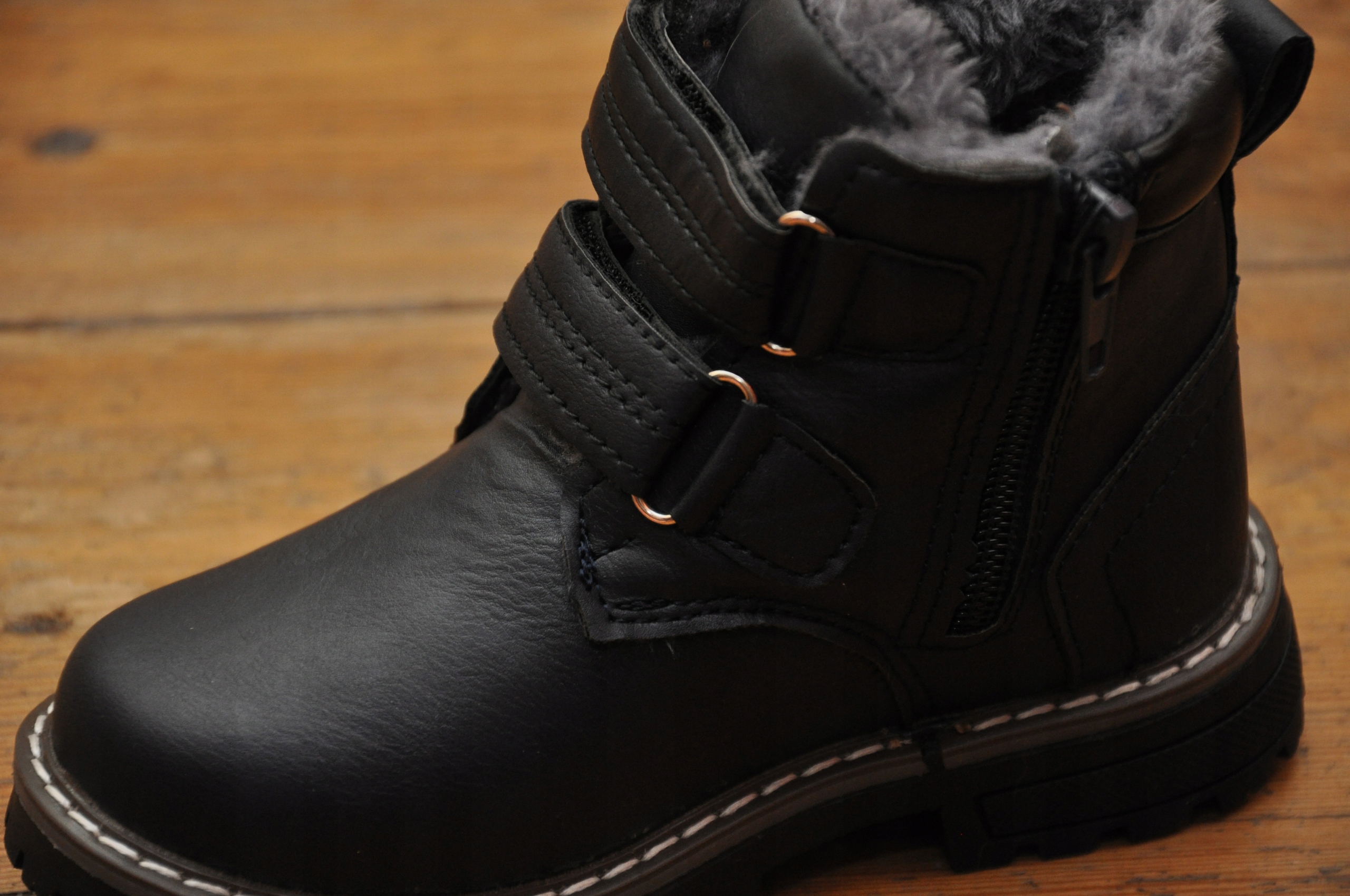 TRZEWIKI BUTY DZIECIĘCE NA RZEP RZEPY CHŁOPIĘCE OCIEPLANE WYGODNE ROZ 26 Kolor niebieski