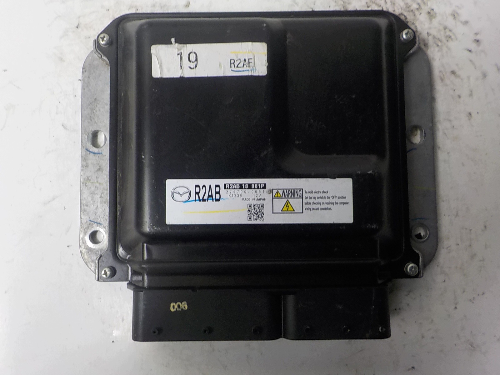 MAZDA computer control unit R2AB18881P 275700-0061