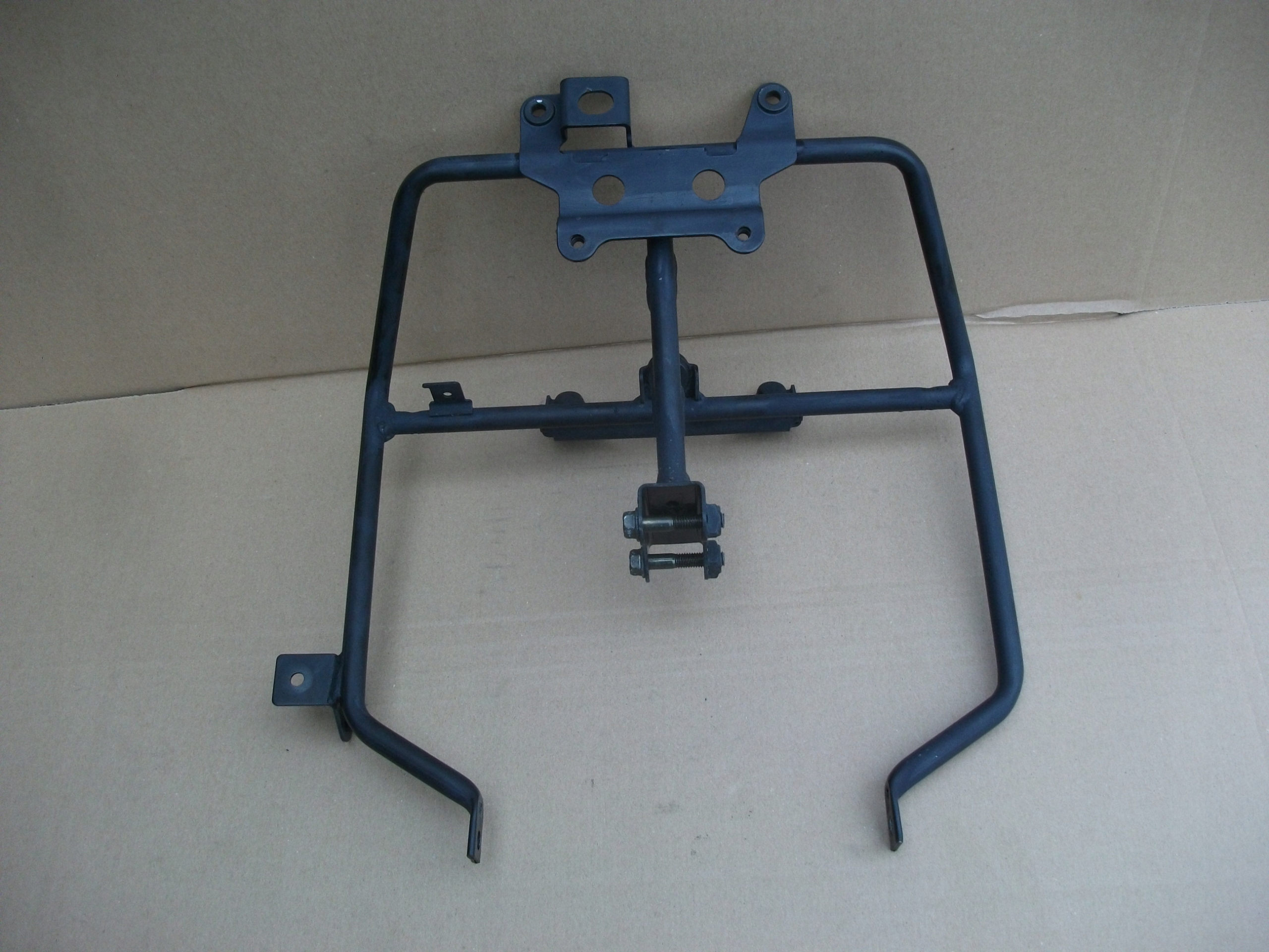 HONDA VARADERO 125 ПЕРЕДНЯЯ РАМА