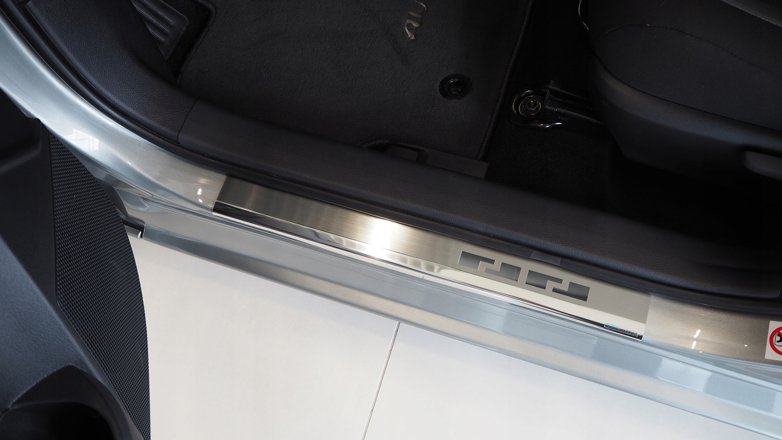 TOYOTA AURIS II 5D NAKŁADKI LISTWY PROGOWE PROGI Producent Alu-frost