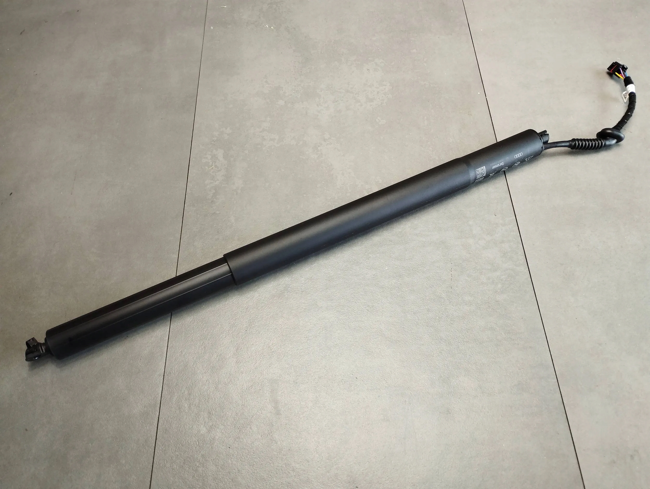 Audi Q4 е-трон ЕЛ. ЗАМОК KLAPY9a827851b