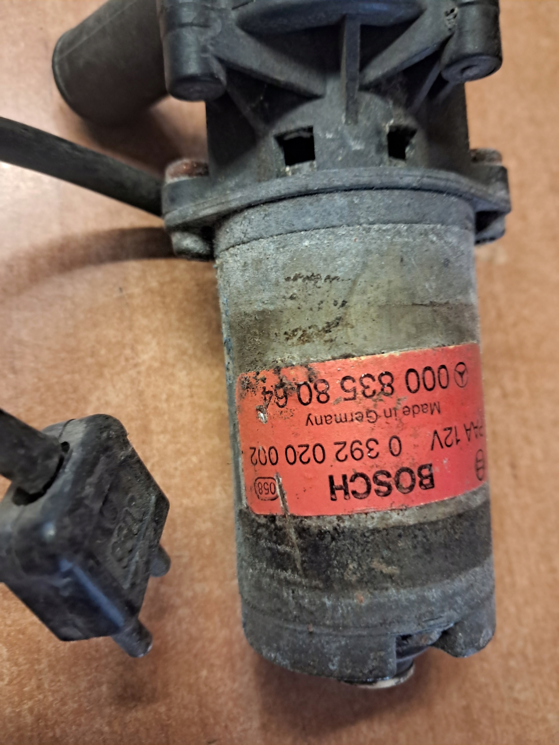 pumpa cirkulacije vode MERCEDES W124 R129 0008358064