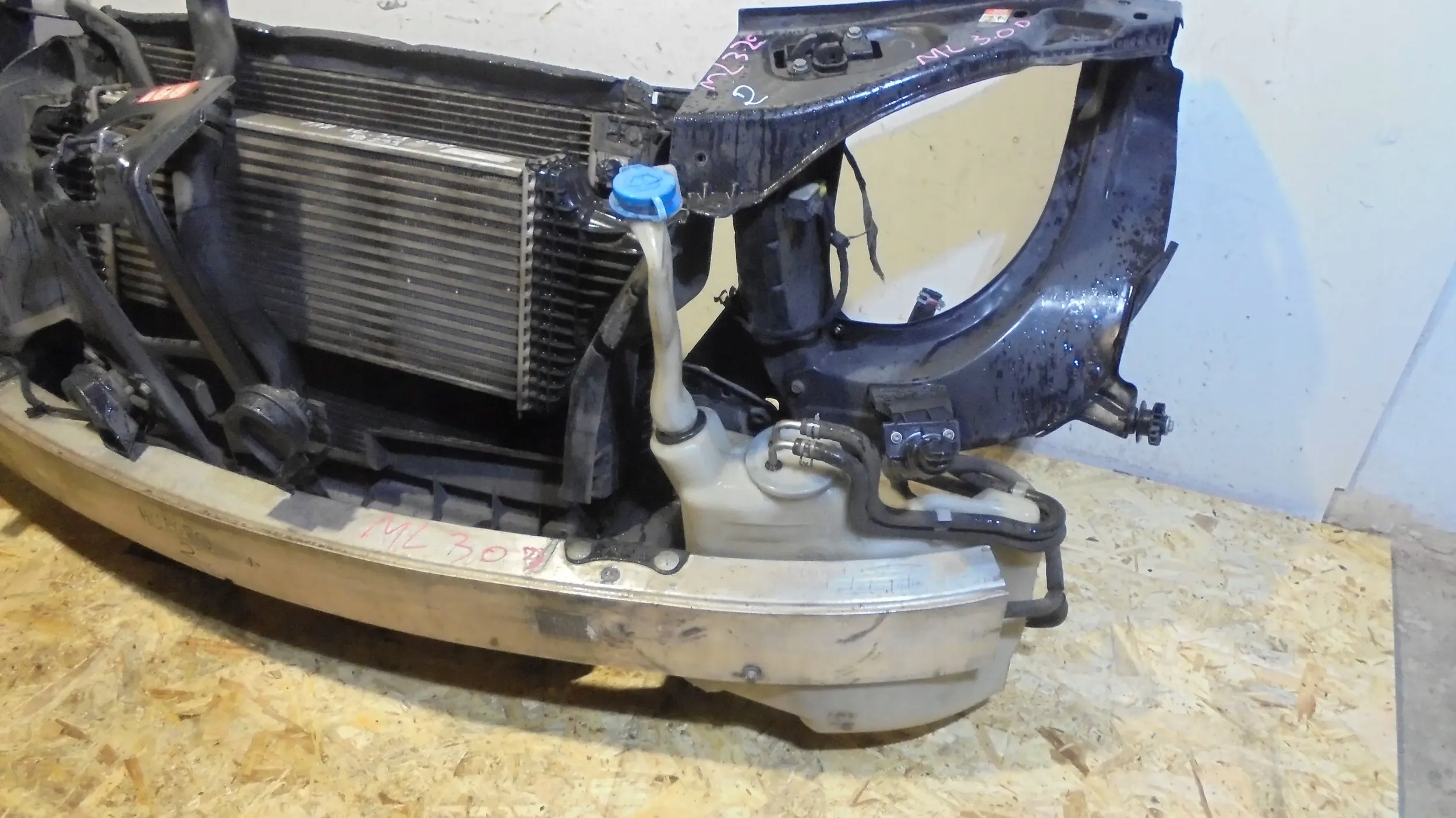 support panel for radiators Mercedes ML W164 3.0D 05