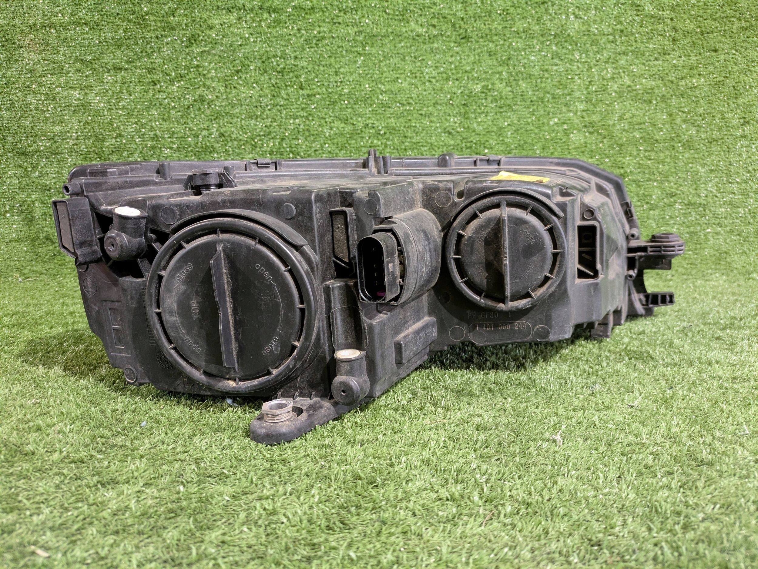 REFLEKTOR left front SKODA OCTAVIA III 17- LIFT NR.1060