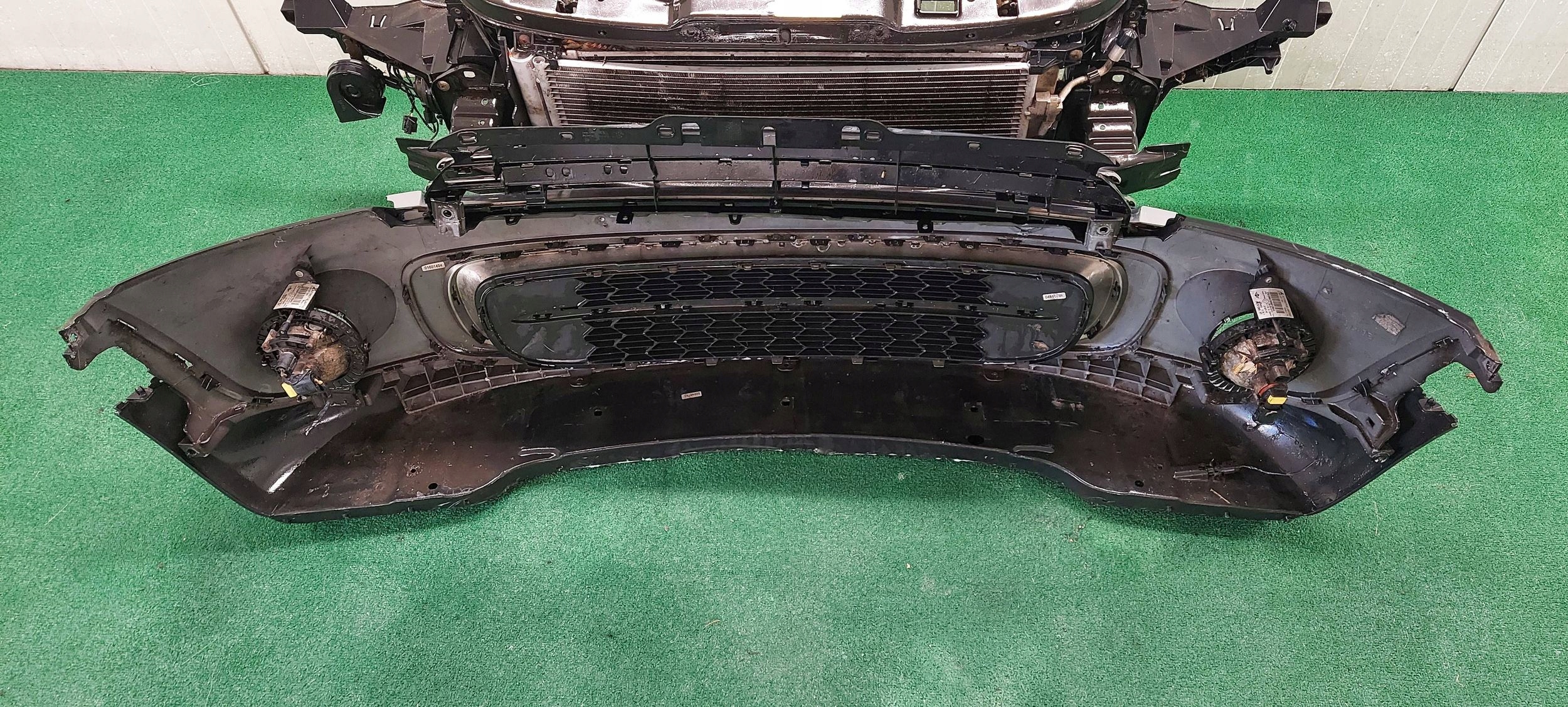 bumper front+ grill MINI R55 R56 R57 R58 LAK: A94/9