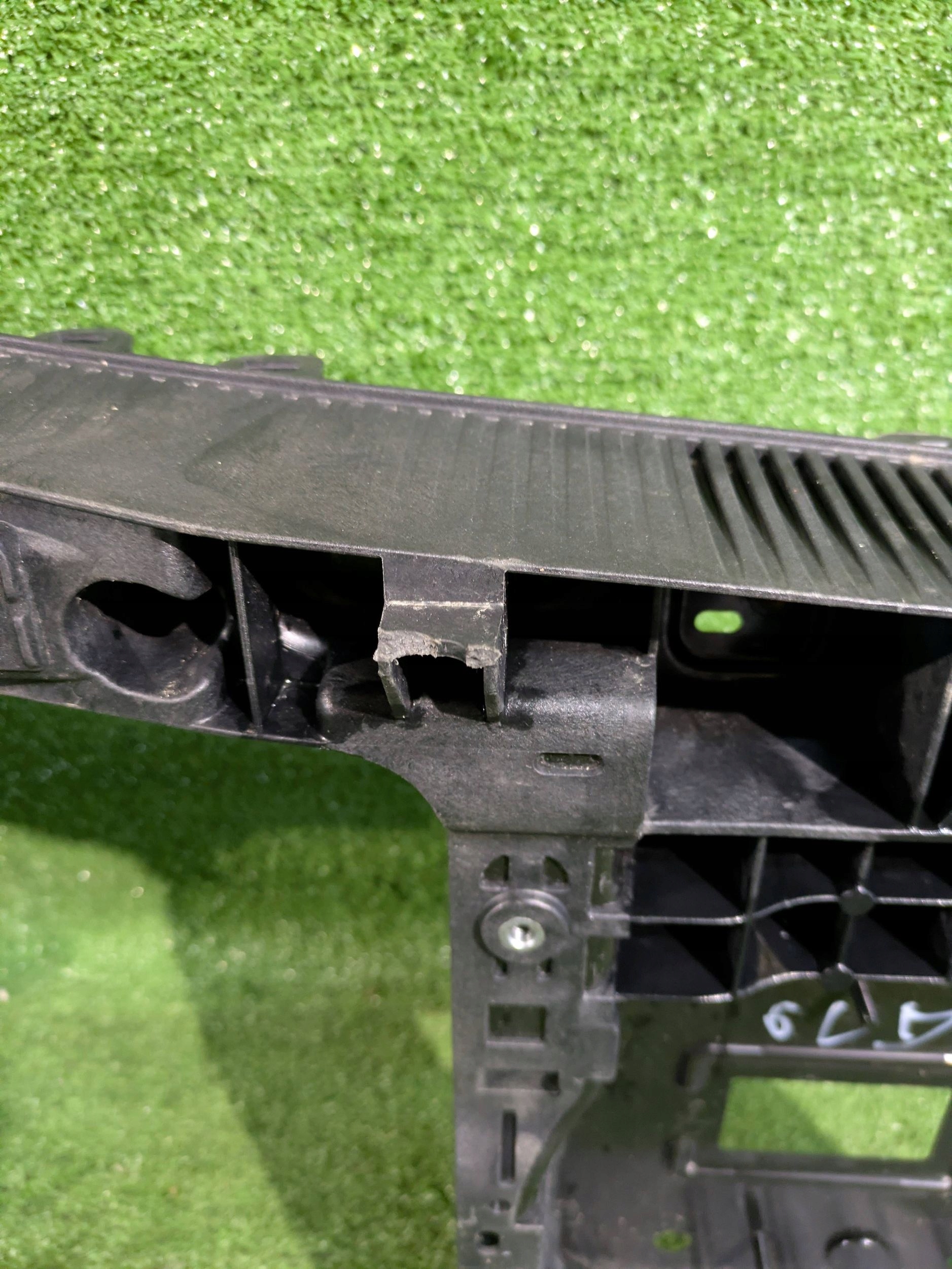 support panel for radiators front pillar iron KIA EV4 25- NR.513