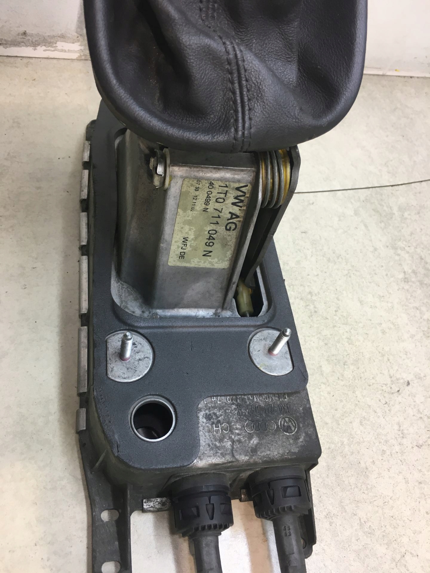 Mecanisme levier vitesse Engrenage Câble TOURAN 2.0 TDI 1T0711049N