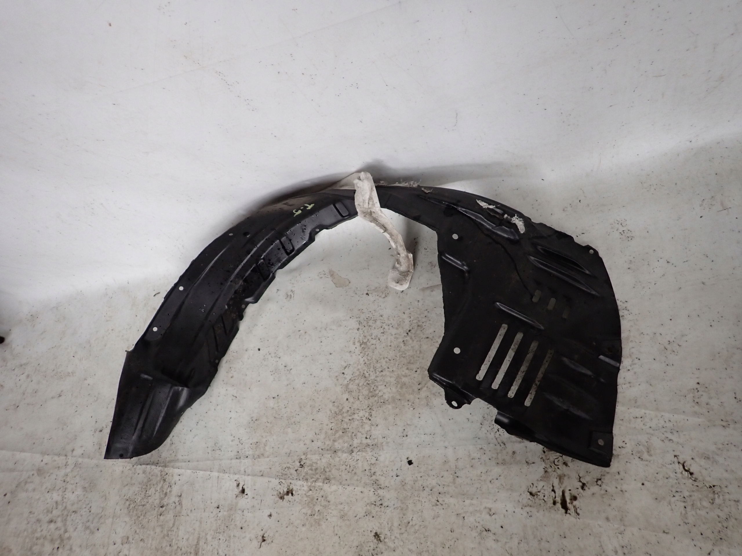 MITSUBISHI PAJERO III mudguard left front front 5370A355