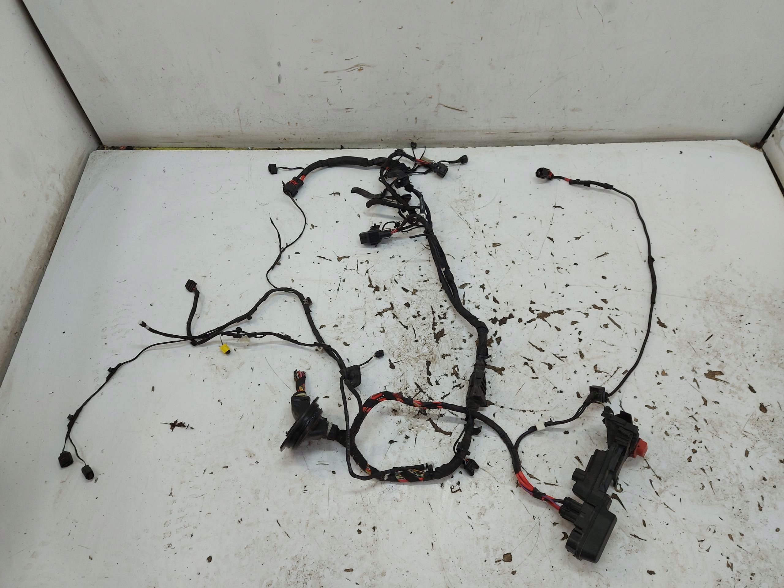 BMW G23 G22 M440i Cabrio bundle komory of the engine right