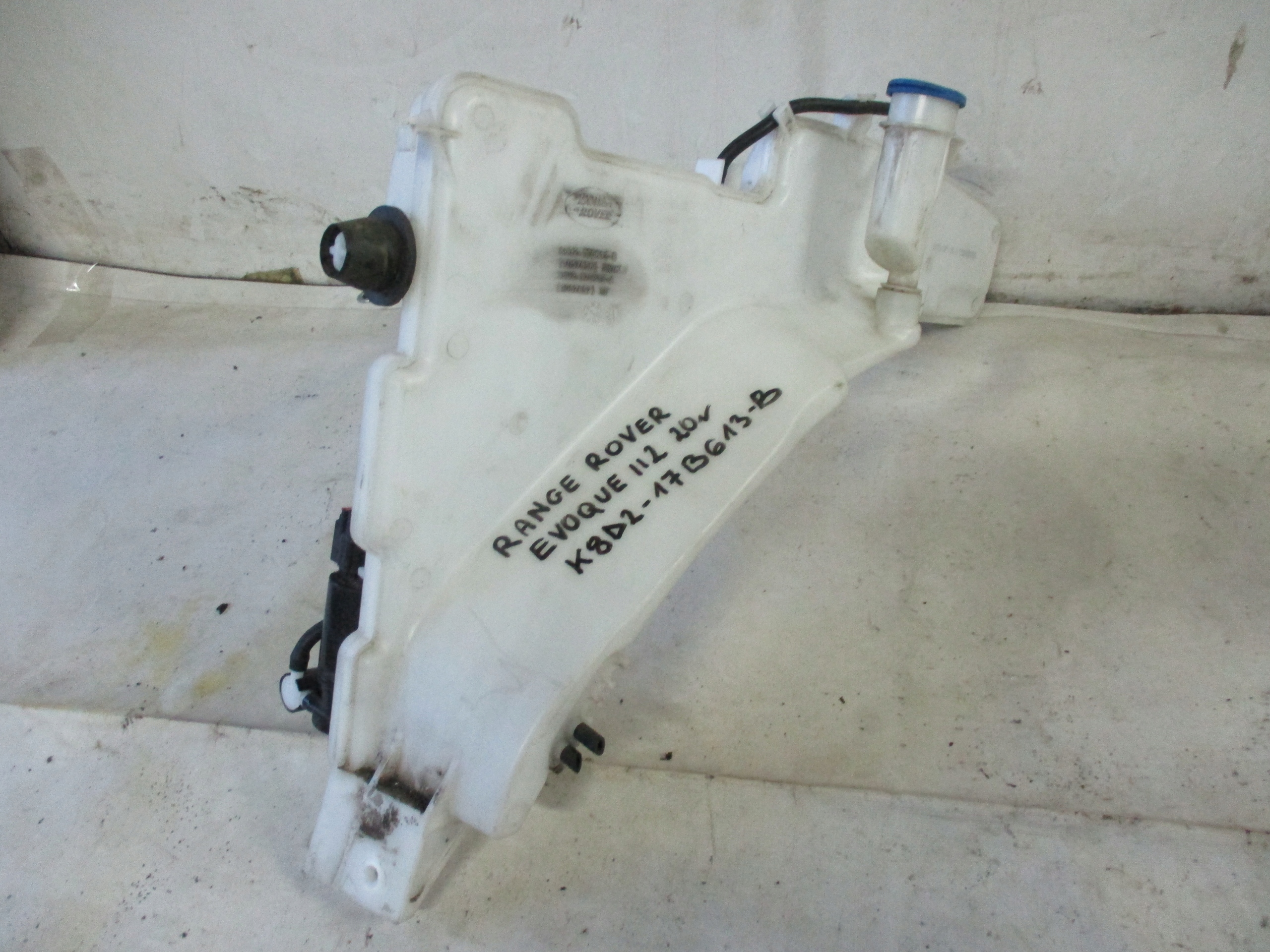 бачок омывателя Range Rover Evoque II 2 20r K8D2-17B613-B