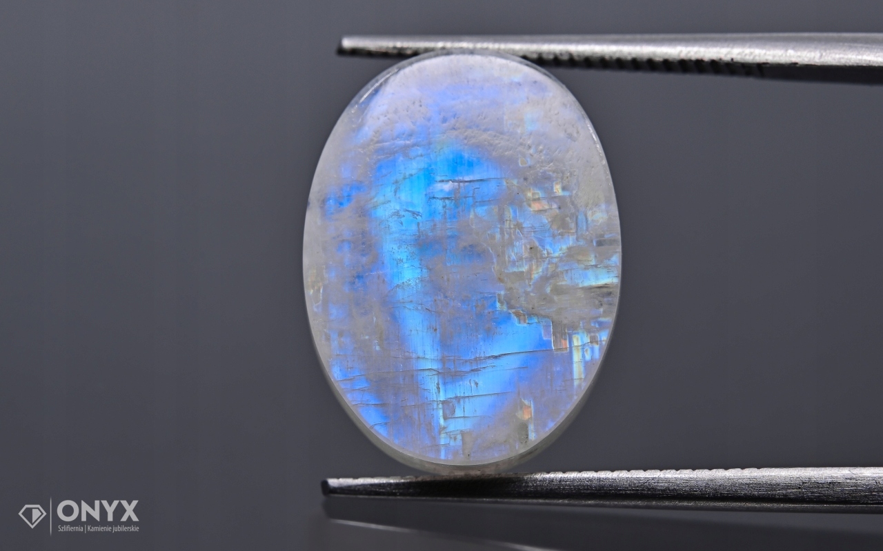 Měsíční kámen mělký ovál 16x12 mm