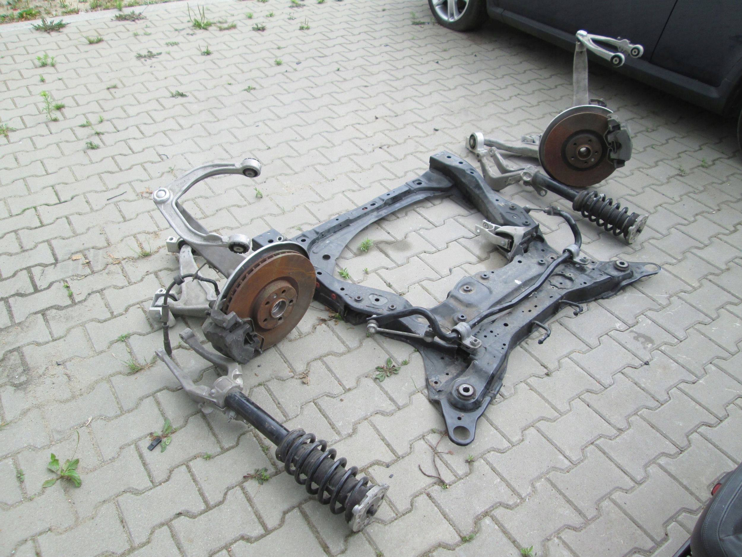 RAMA PRZEDNIEGO ZAWIESZENIA VOLVO XC90 II 2.0 T6 OE 31476599