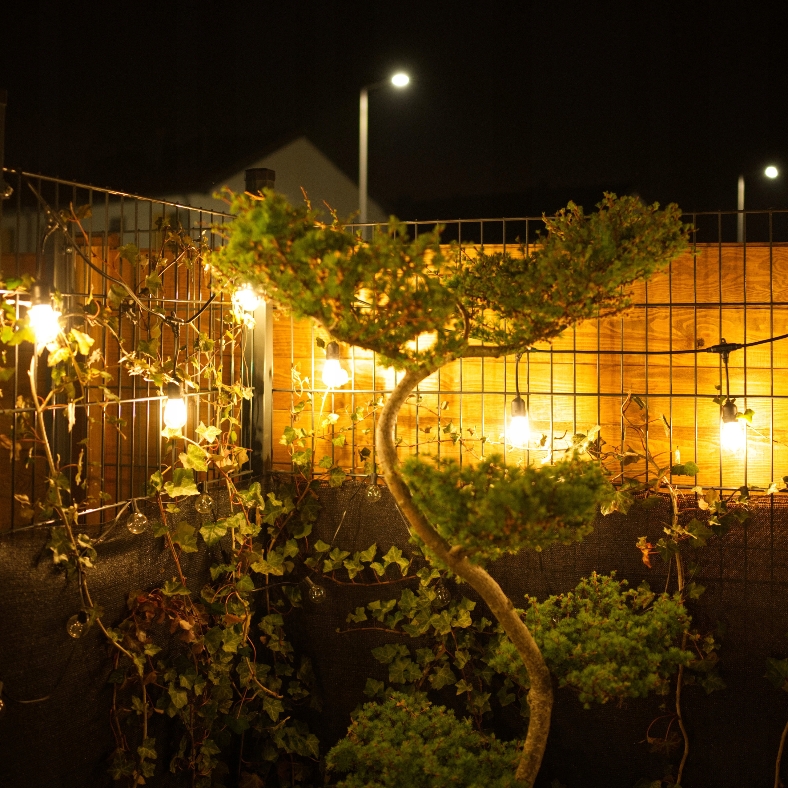 Girlanda Ogrodowa Świetlna 10m 10x Żarówki LED E27 Zewnętrzna Wodoszczelna Gama kolorystyczna czarny