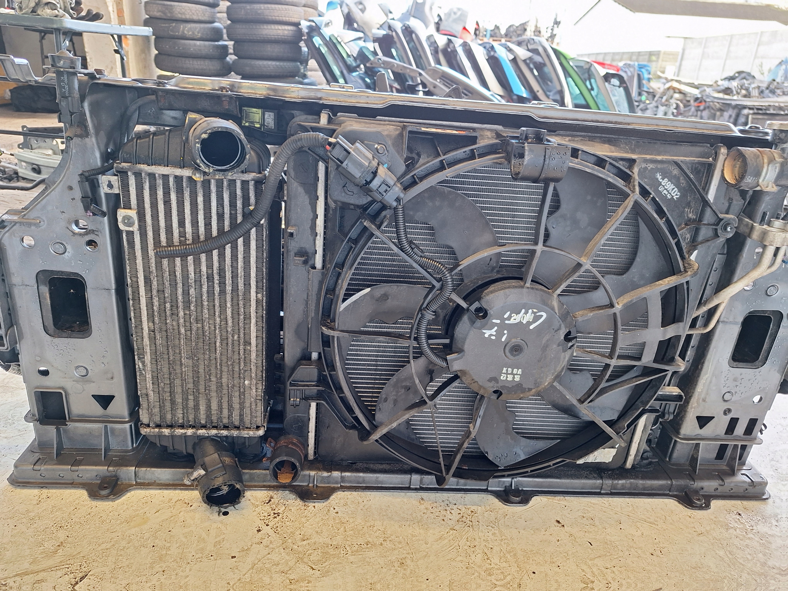 HYUNDAI I40 LIFT 15-> support panel for radiators CRDI