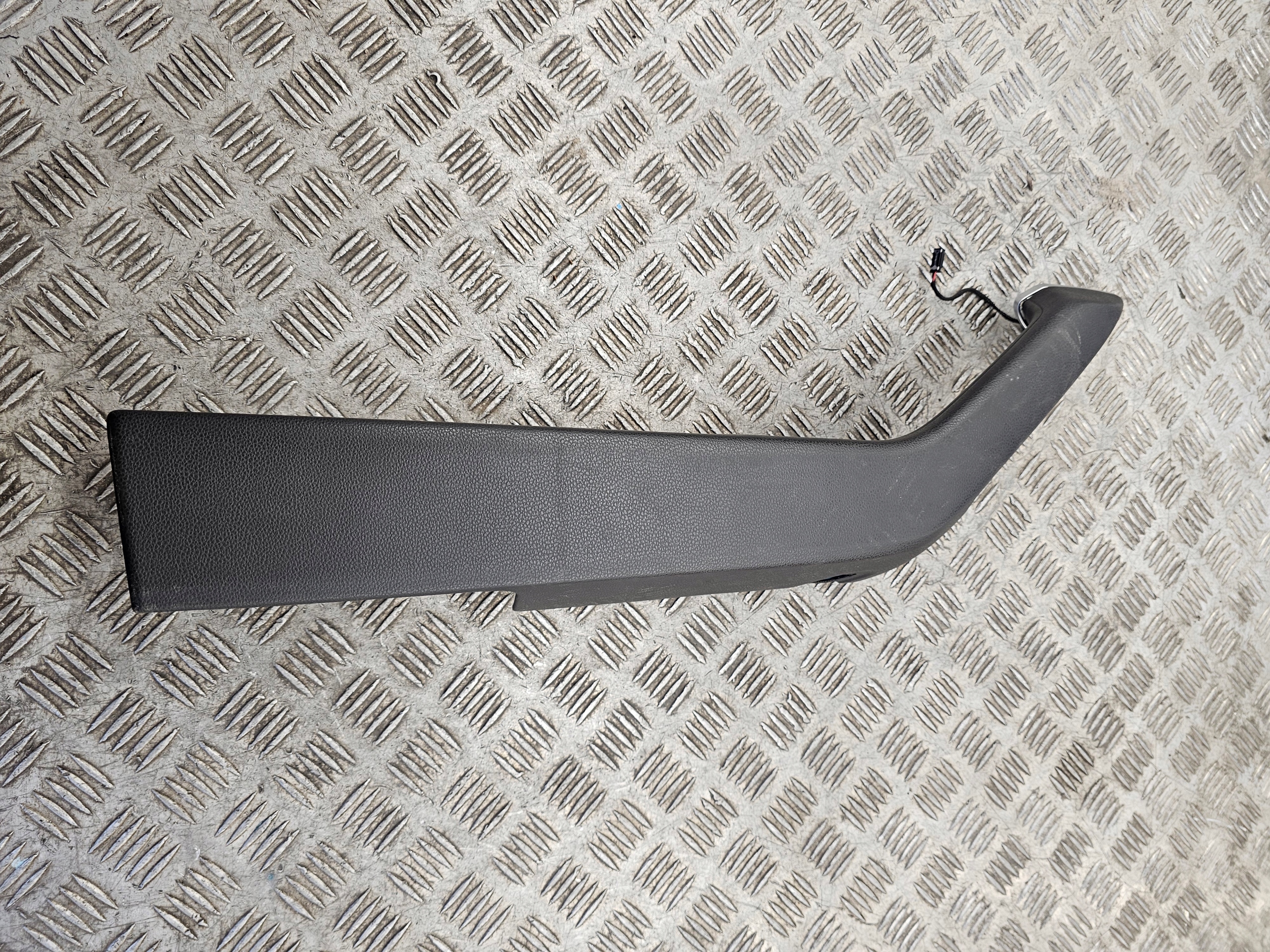 bracket upholstery front left VW original 3G1867179A