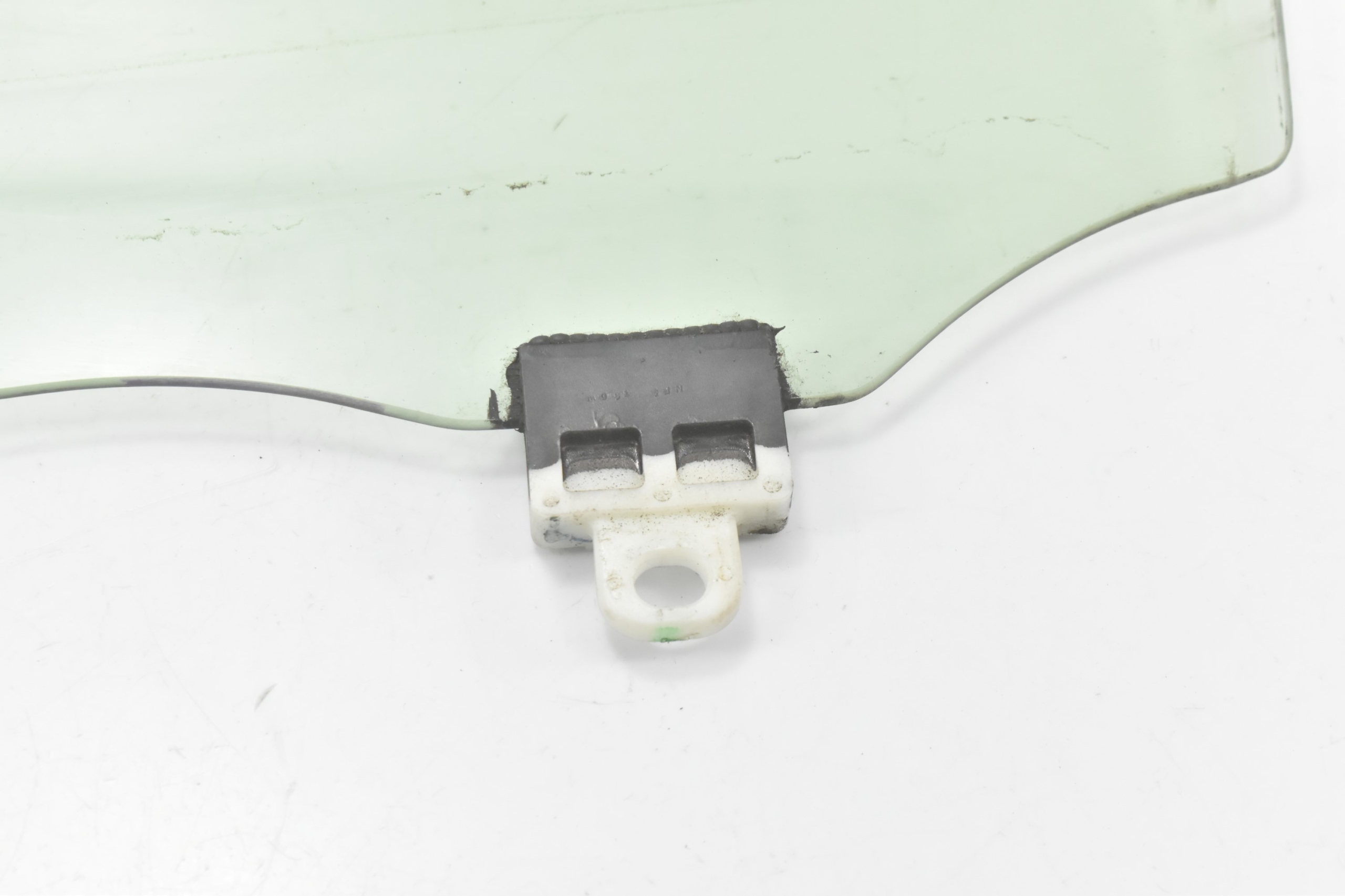 SZYBA DRZWI LEWY TYŁ 6810447051 TOYOTA PRIUS III Producent części Toyota OE