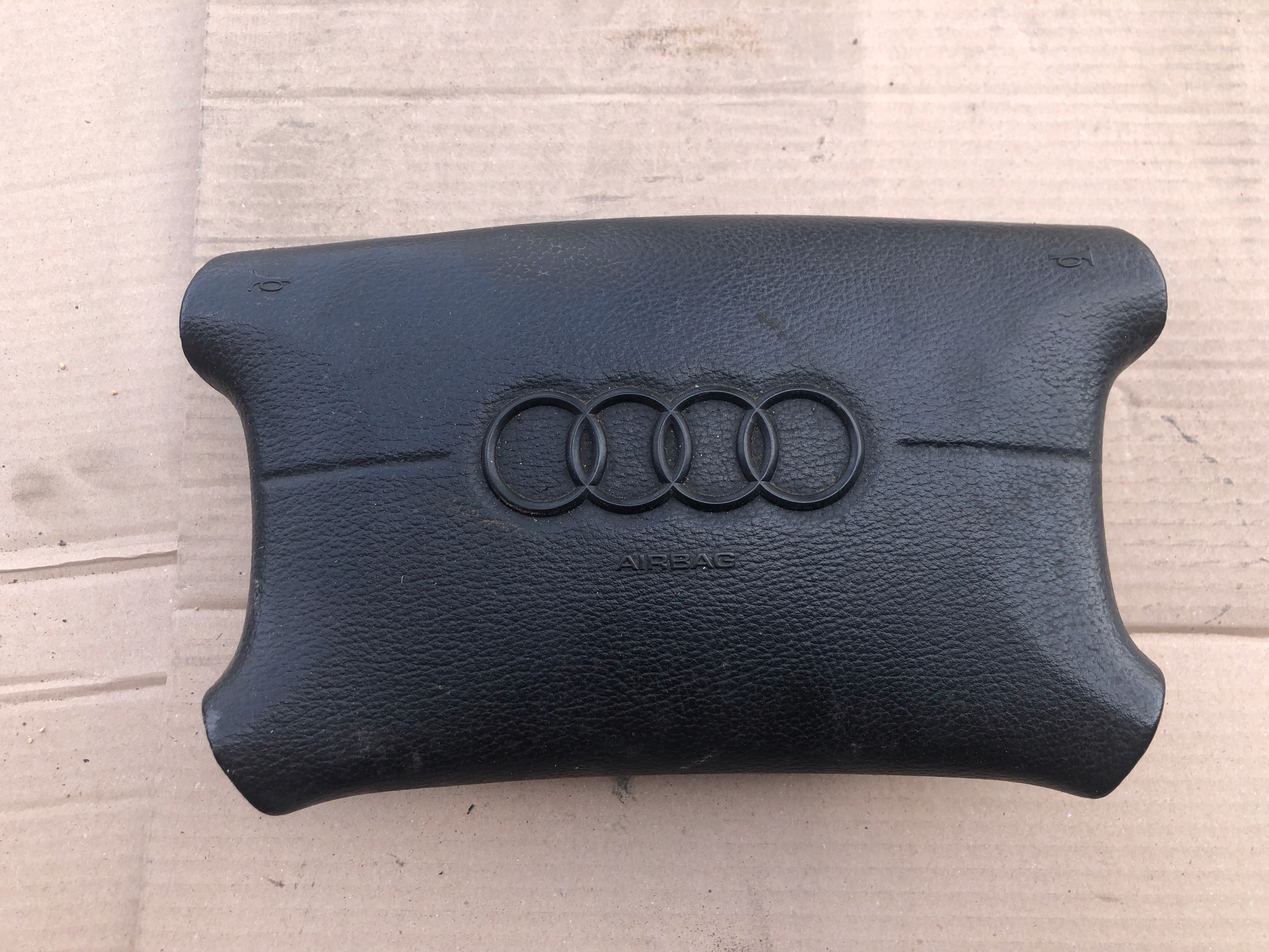 PODUSZKA AIRBAG KIEROWCY AUDI A6 C4 1994-1997