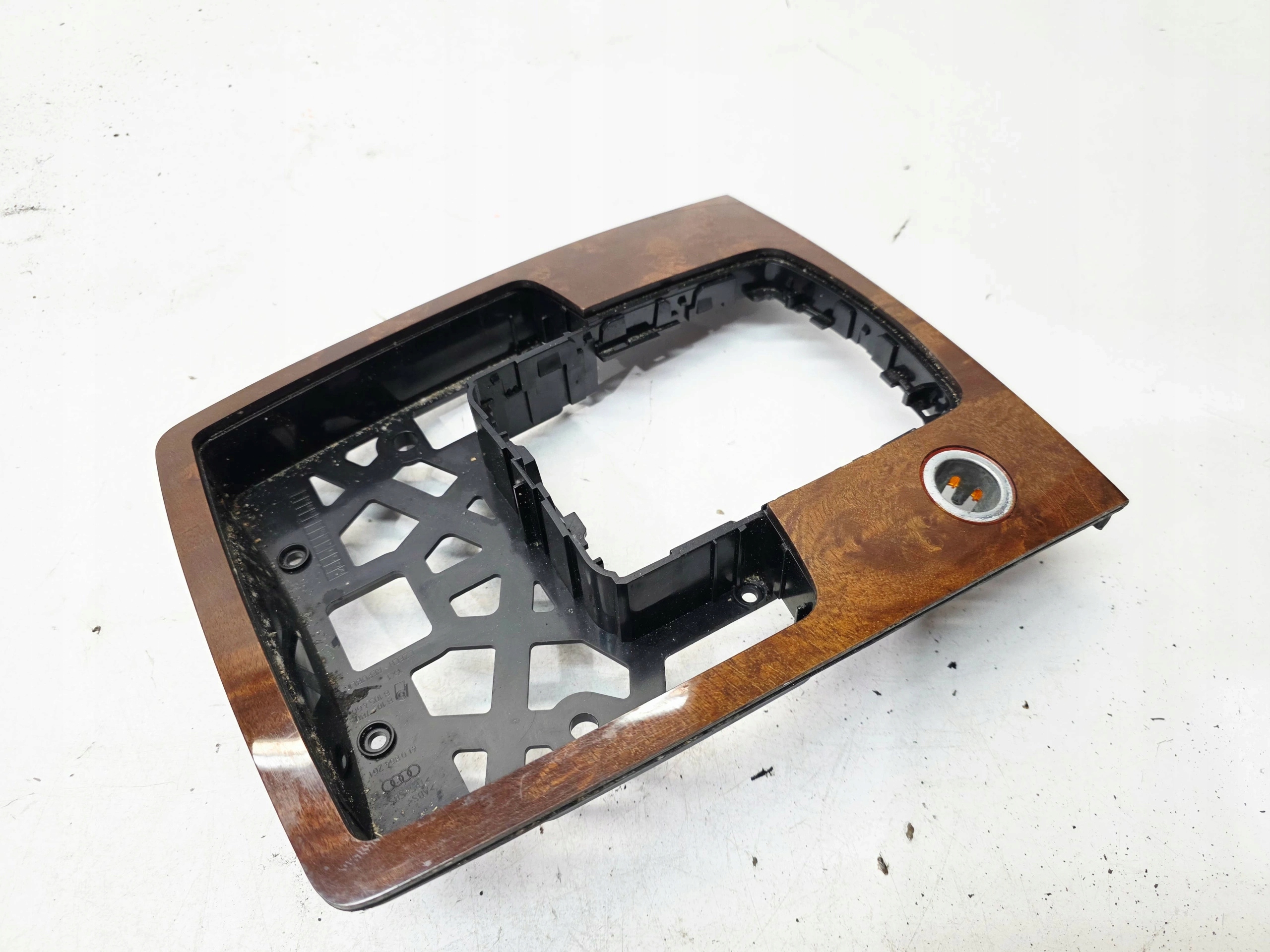 TUNEL mitte DEKOR ORZECHOWY AUDI Q7 4L 4L0864261B