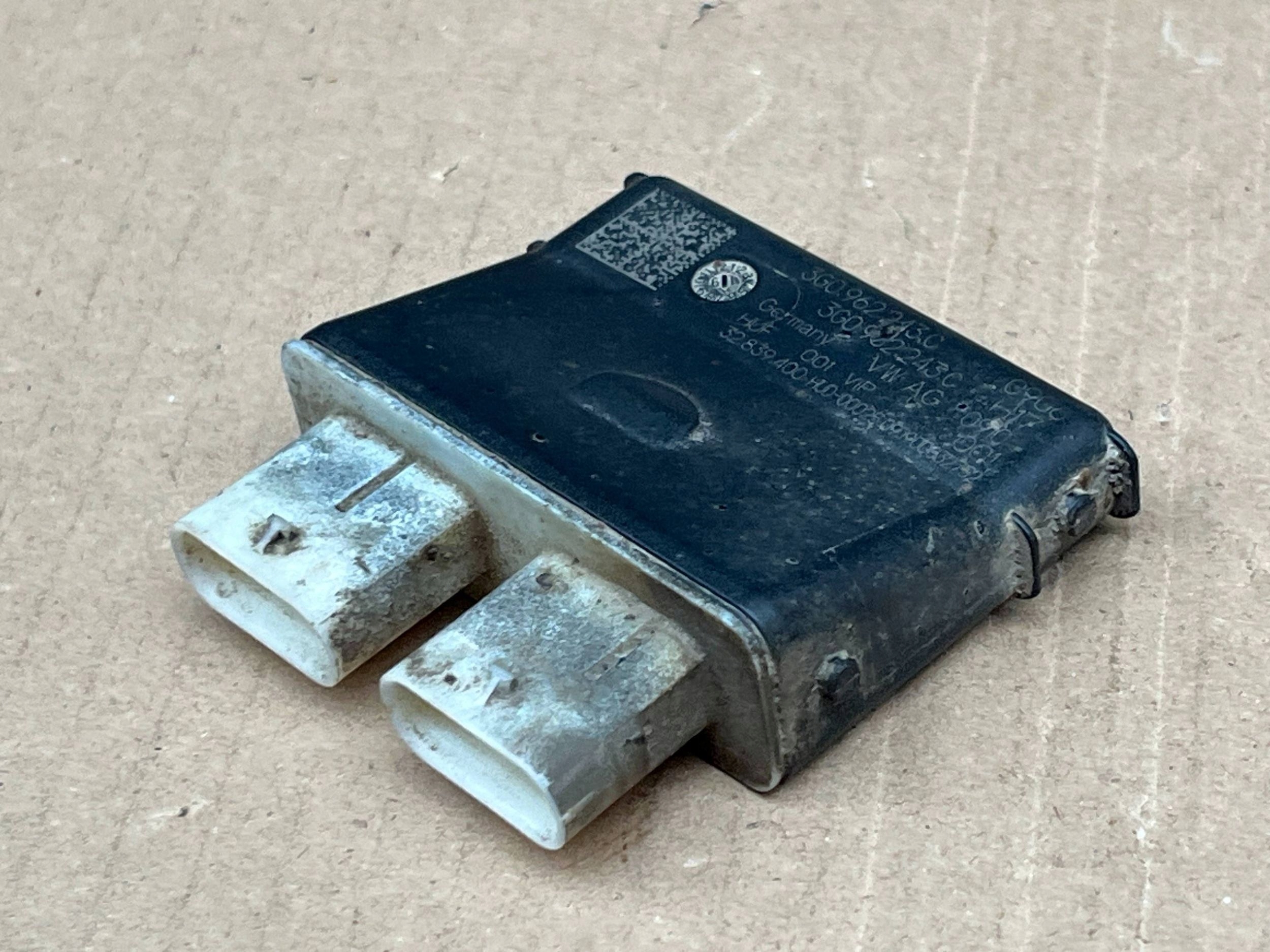 Module pour l’ouverture du capot VW AUDI PORSCHE 3G0962243C !J